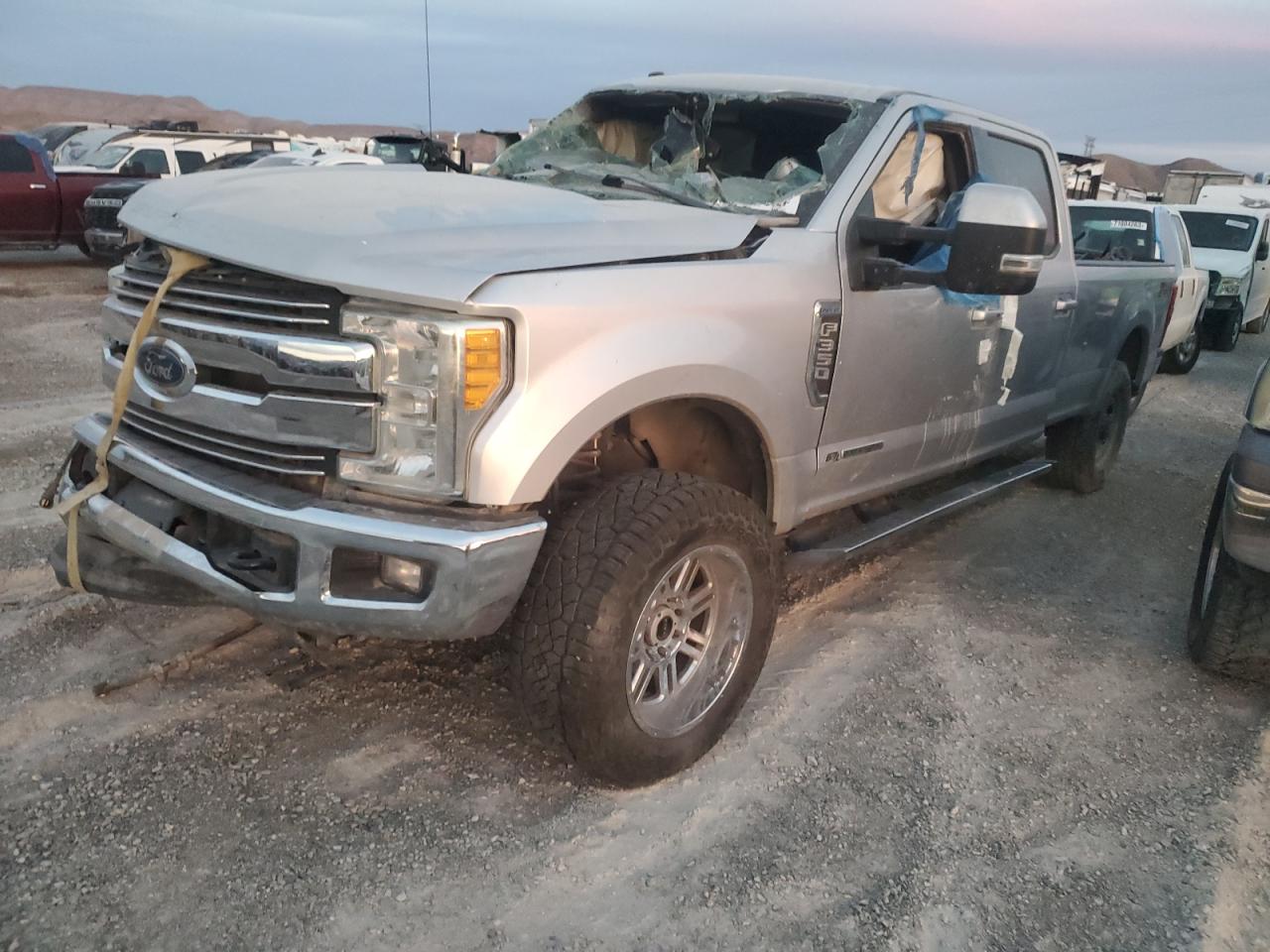 Photo 1 VIN: 1FT8W3BT1HEC14729 - FORD F350 