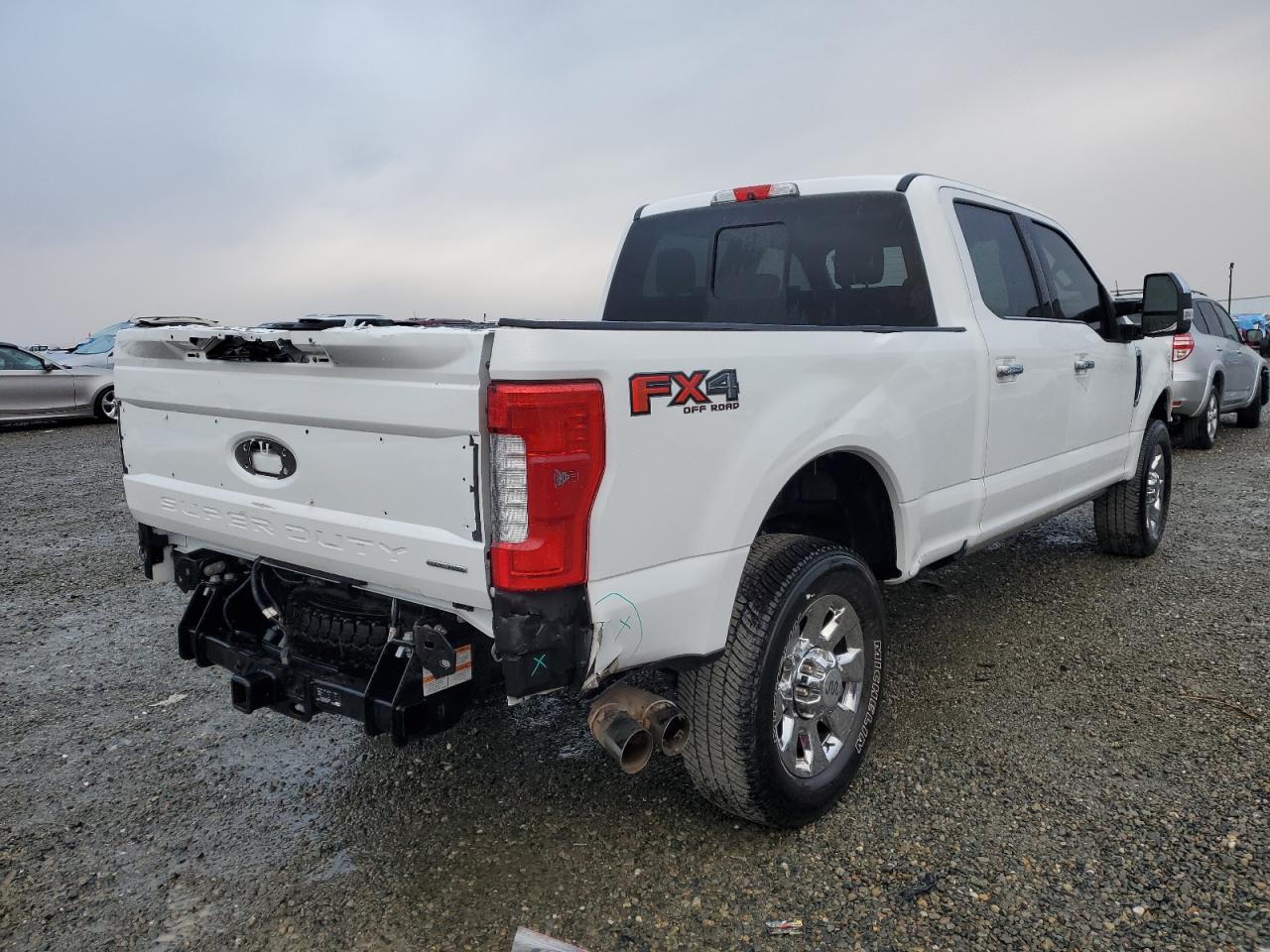 Photo 2 VIN: 1FT8W3BT1HEE70143 - FORD F350 