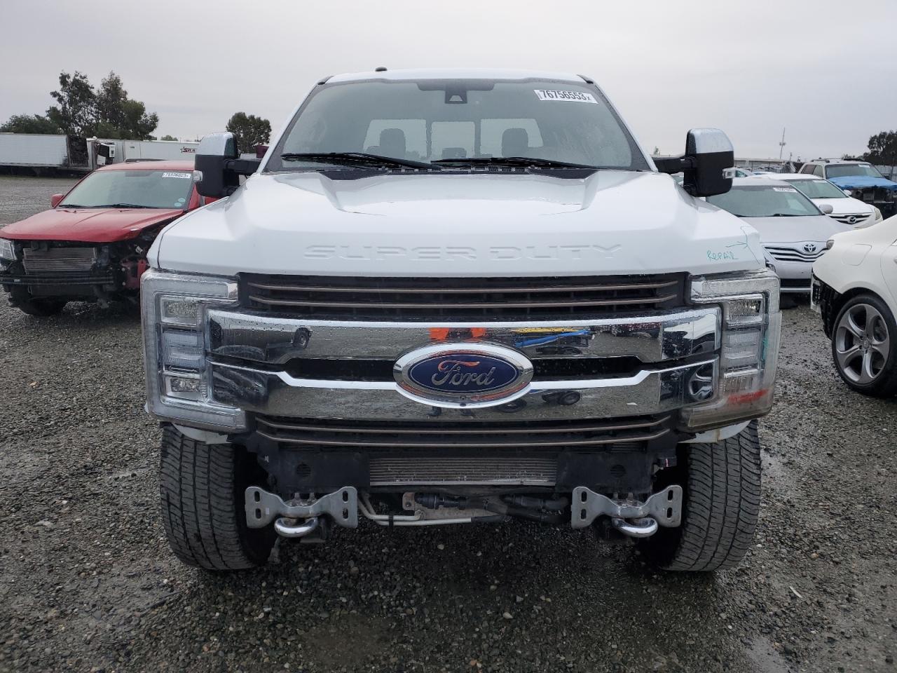 Photo 4 VIN: 1FT8W3BT1HEE70143 - FORD F350 