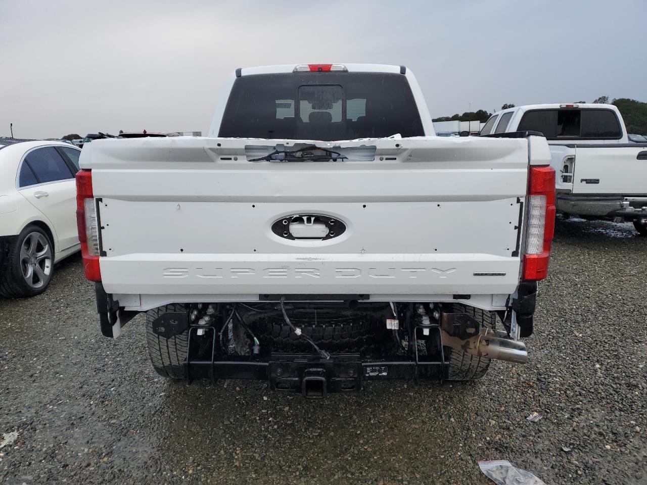 Photo 5 VIN: 1FT8W3BT1HEE70143 - FORD F350 