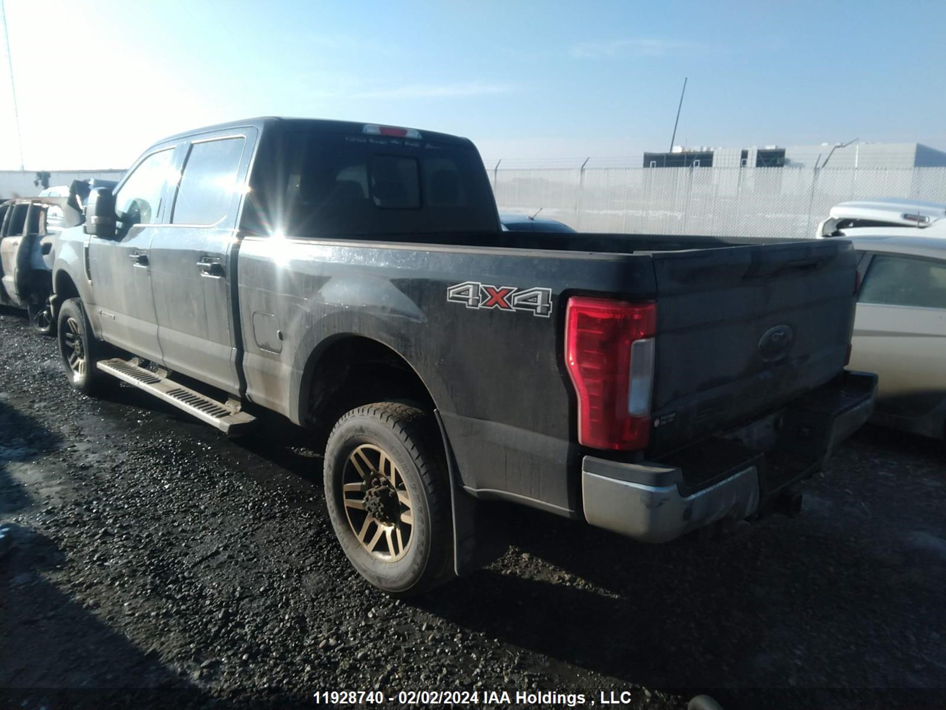 Photo 2 VIN: 1FT8W3BT1KEG18380 - FORD F350 