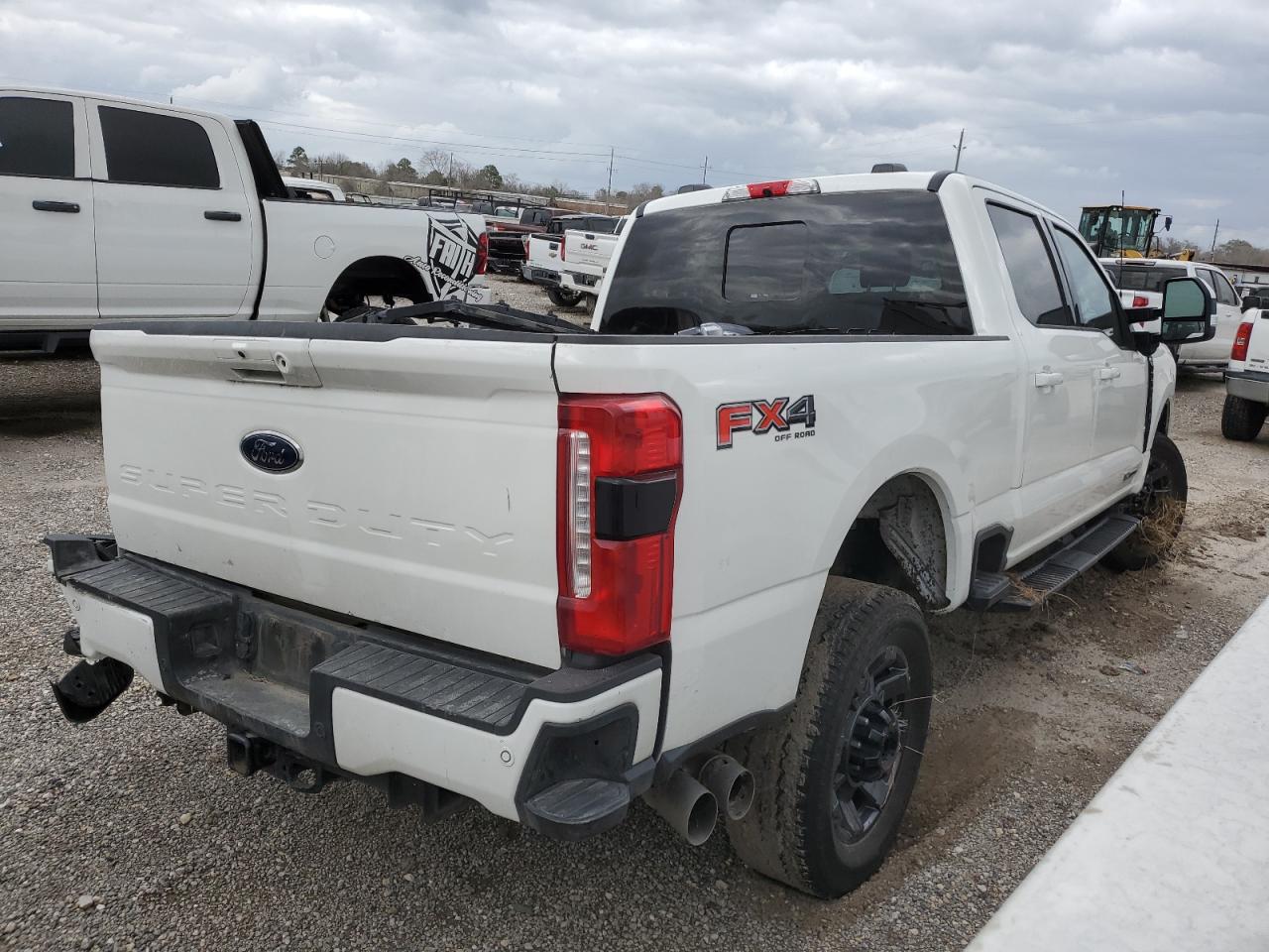 Photo 2 VIN: 1FT8W3BT1PEC22926 - FORD F350 