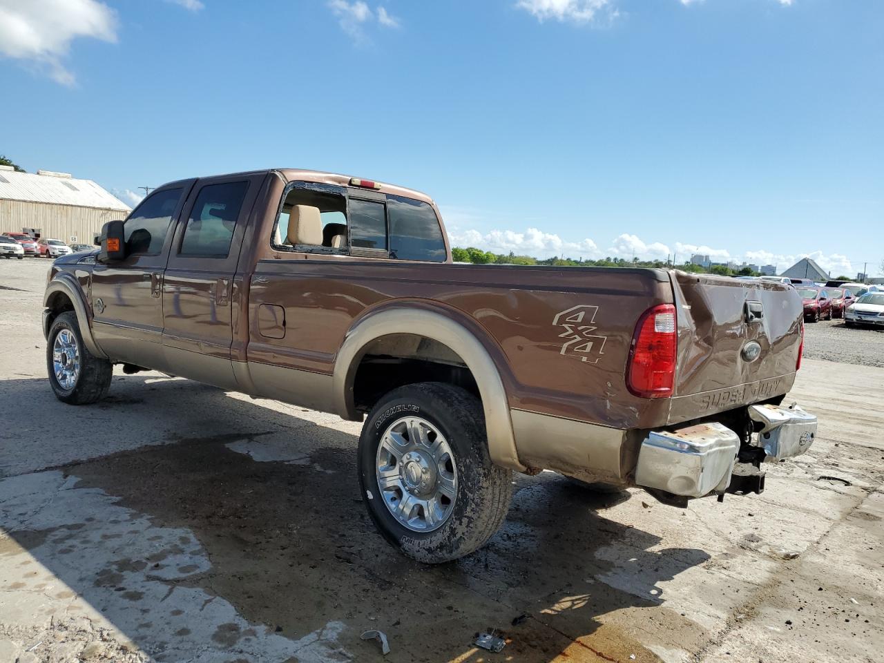 Photo 2 VIN: 1FT8W3BT2BEC29778 - FORD F350 