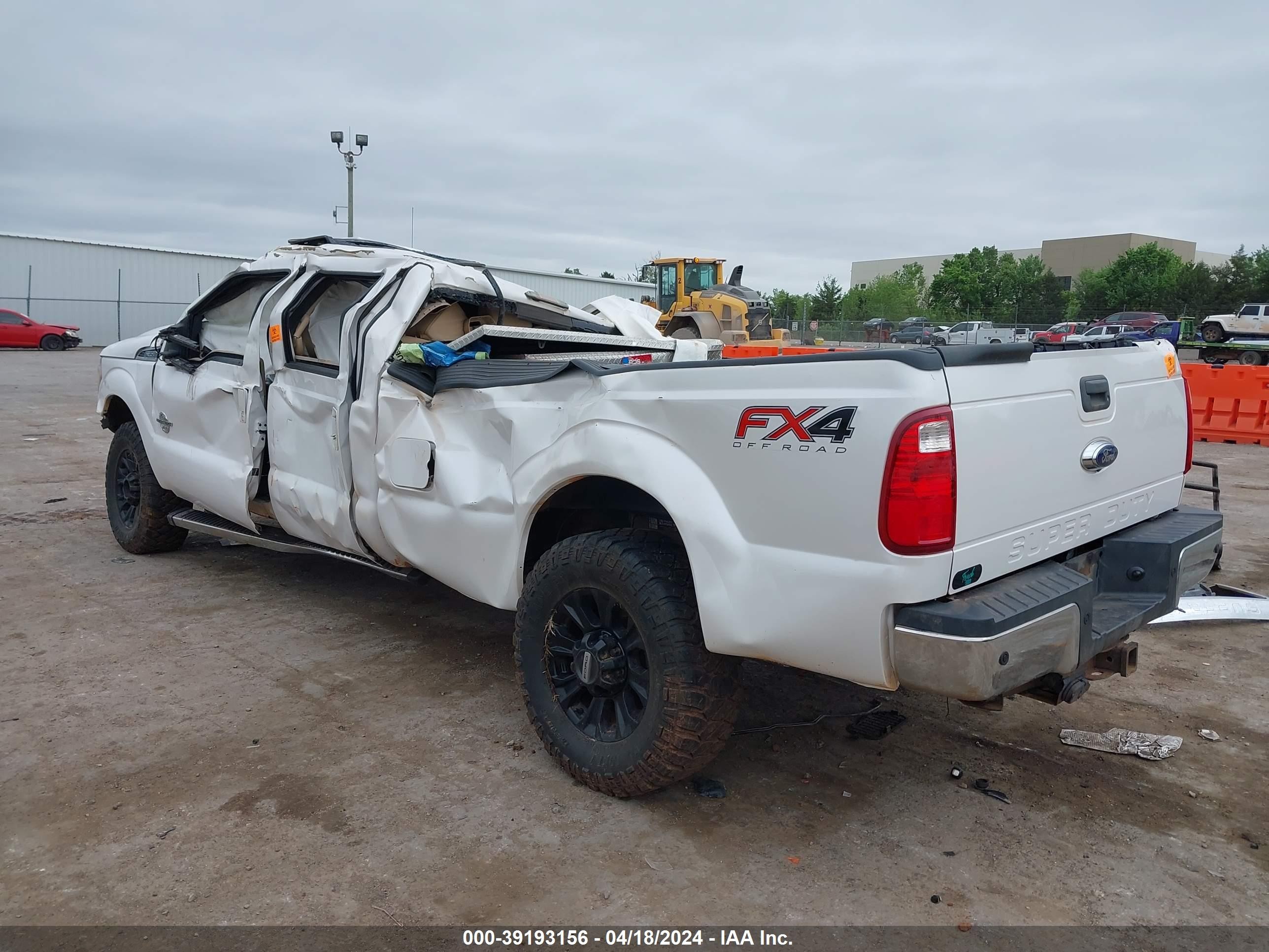 Photo 2 VIN: 1FT8W3BT2GEB04691 - FORD F350 