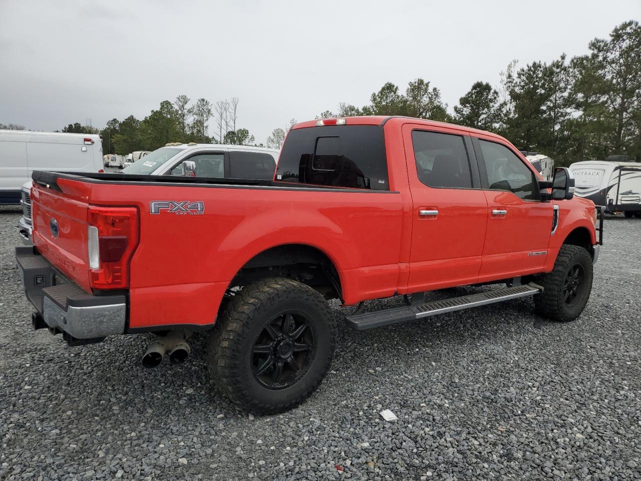 Photo 2 VIN: 1FT8W3BT2HEB68425 - FORD F350 