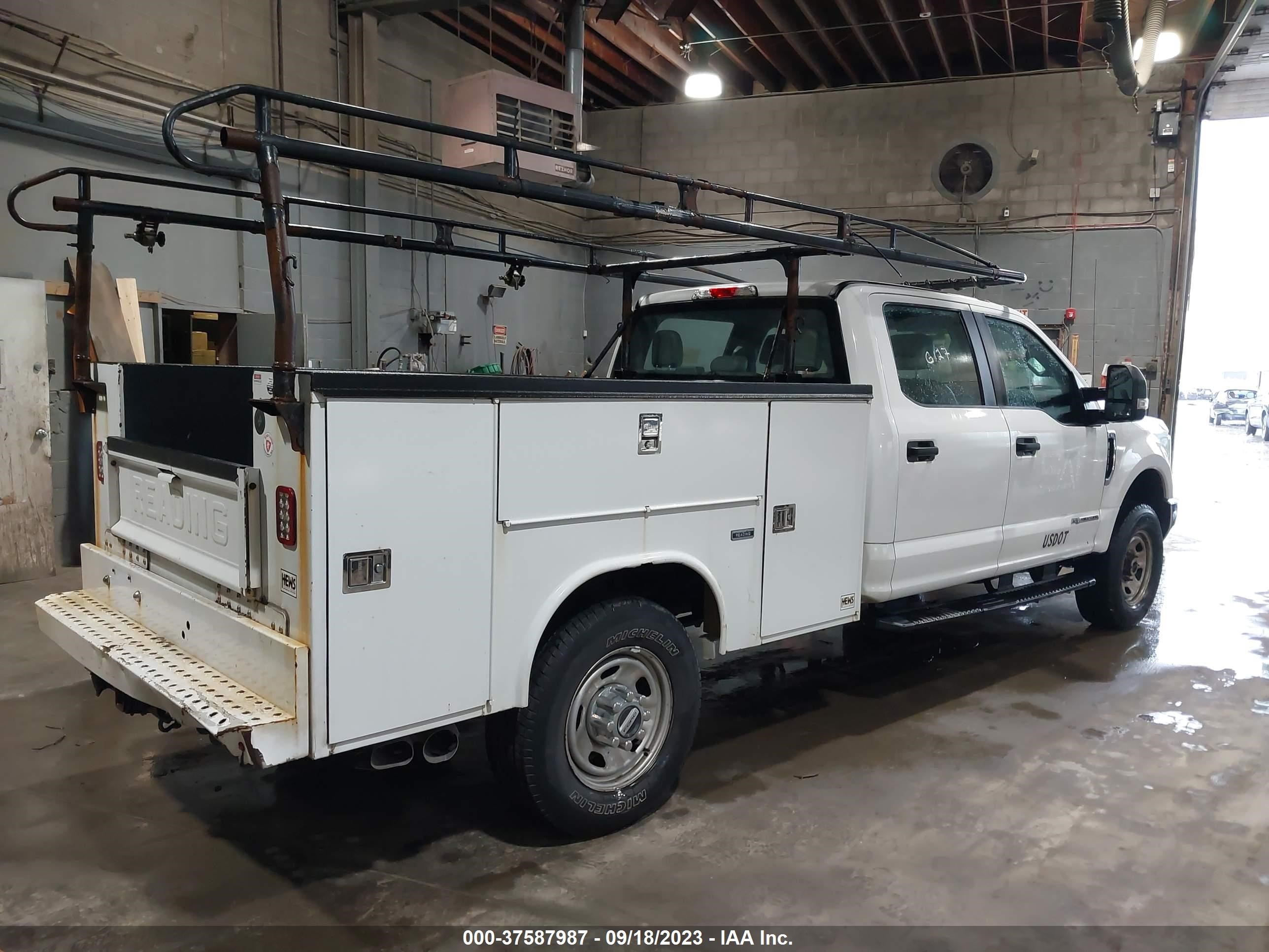 Photo 2 VIN: 1FT8W3BT2HED75266 - FORD F350 