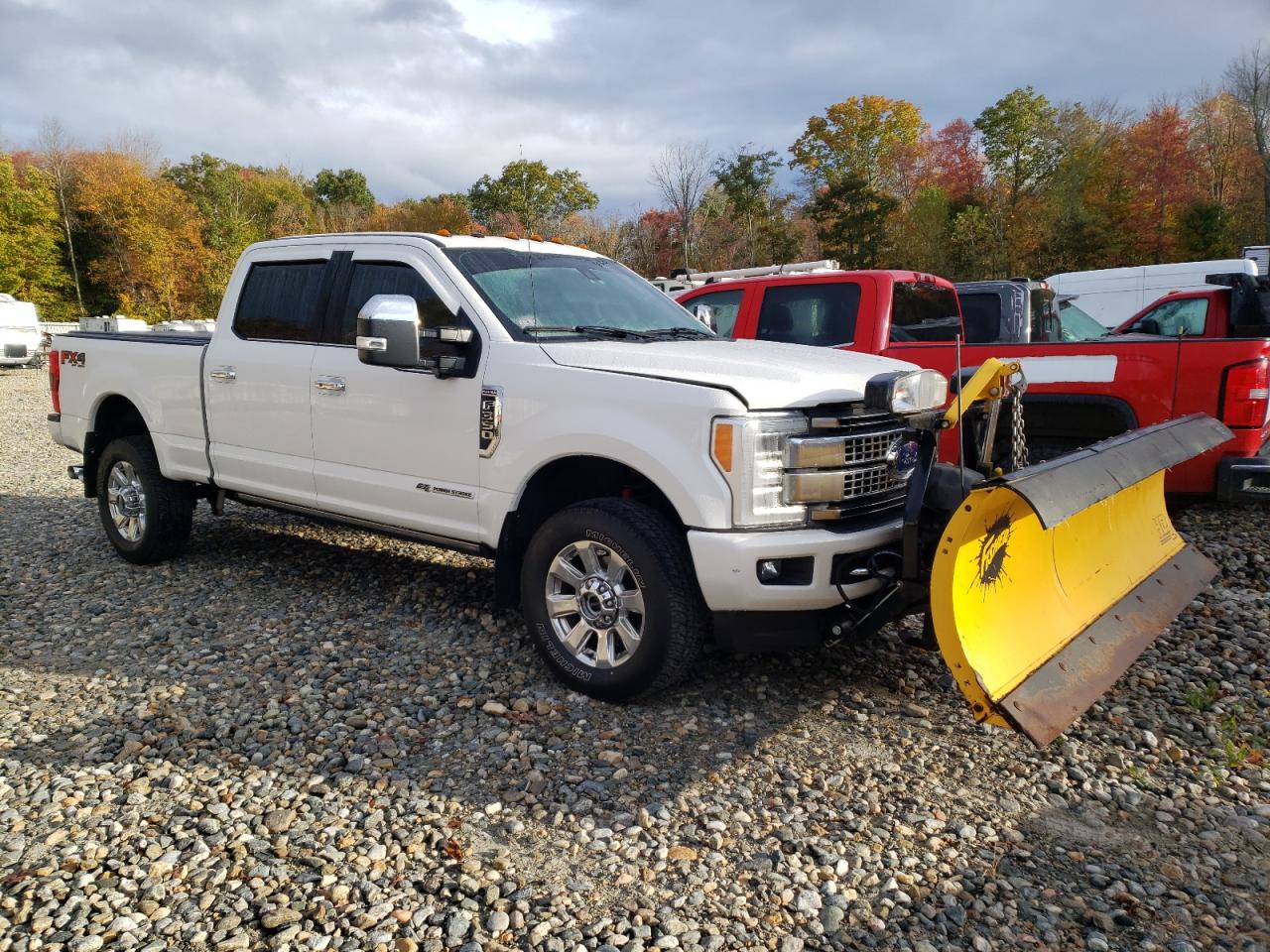 Photo 3 VIN: 1FT8W3BT2HEE40066 - FORD F350 