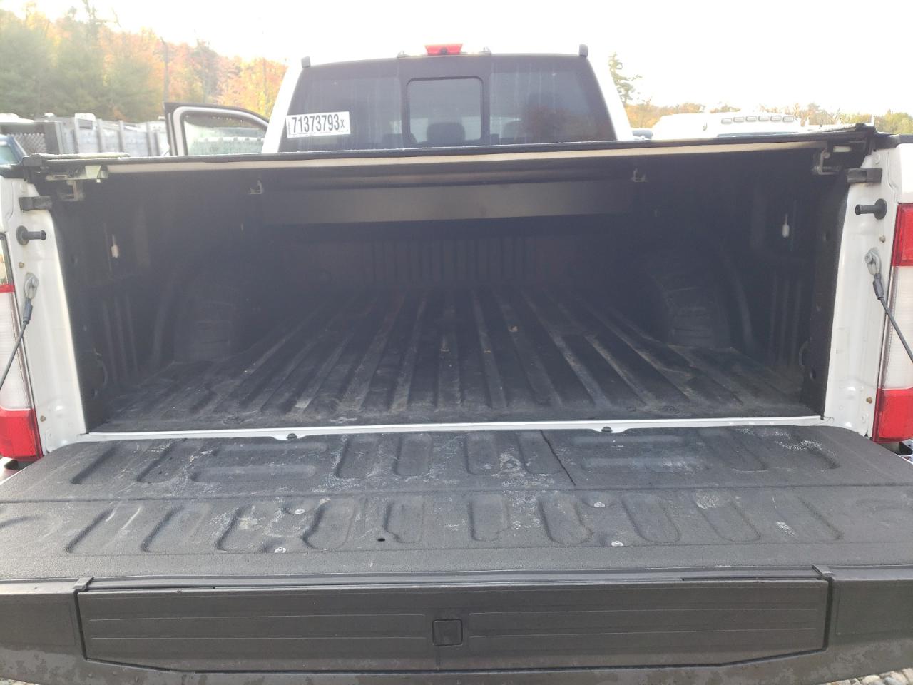 Photo 9 VIN: 1FT8W3BT2HEE40066 - FORD F350 