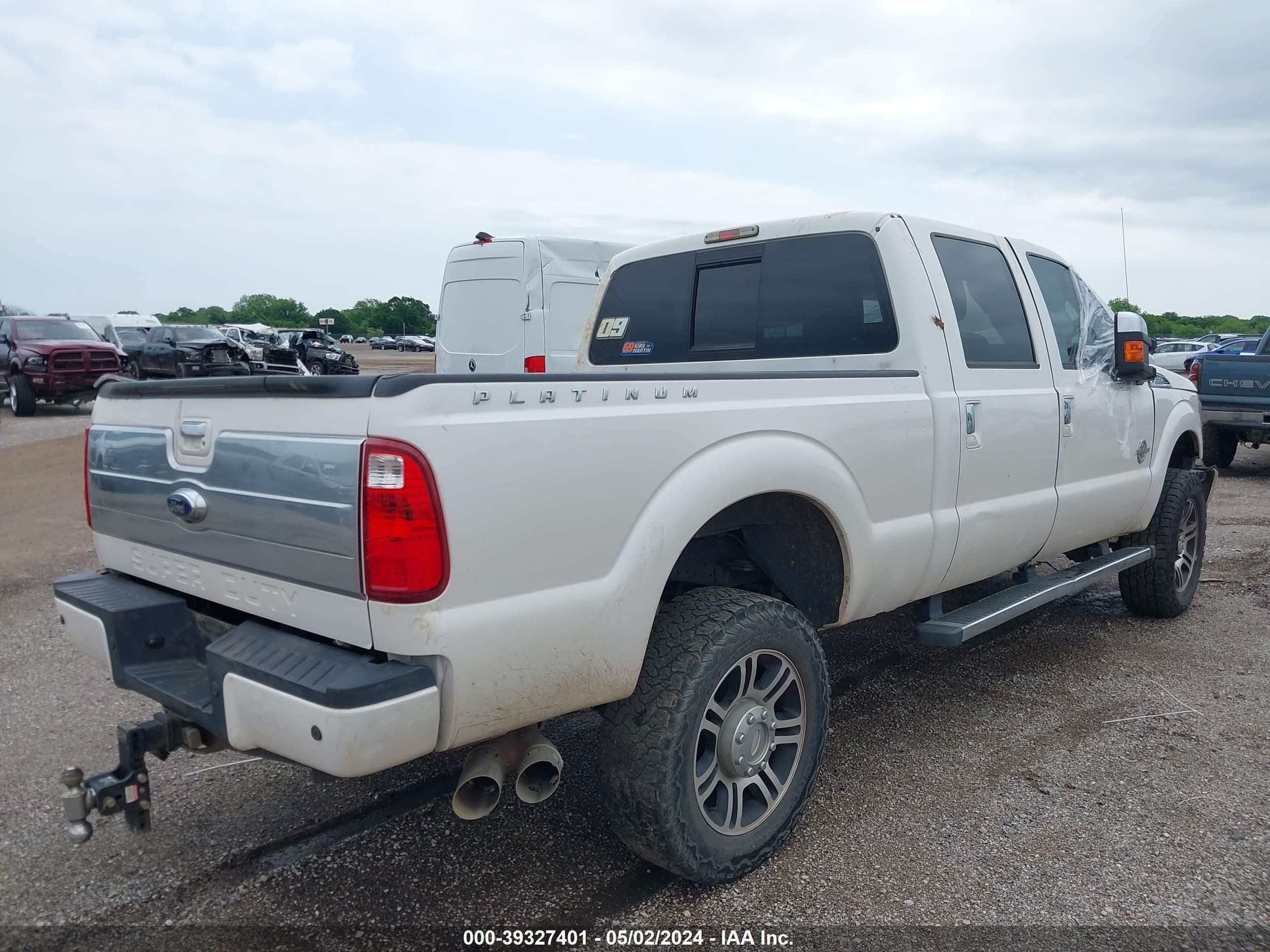 Photo 3 VIN: 1FT8W3BT3DEB56682 - FORD F350 