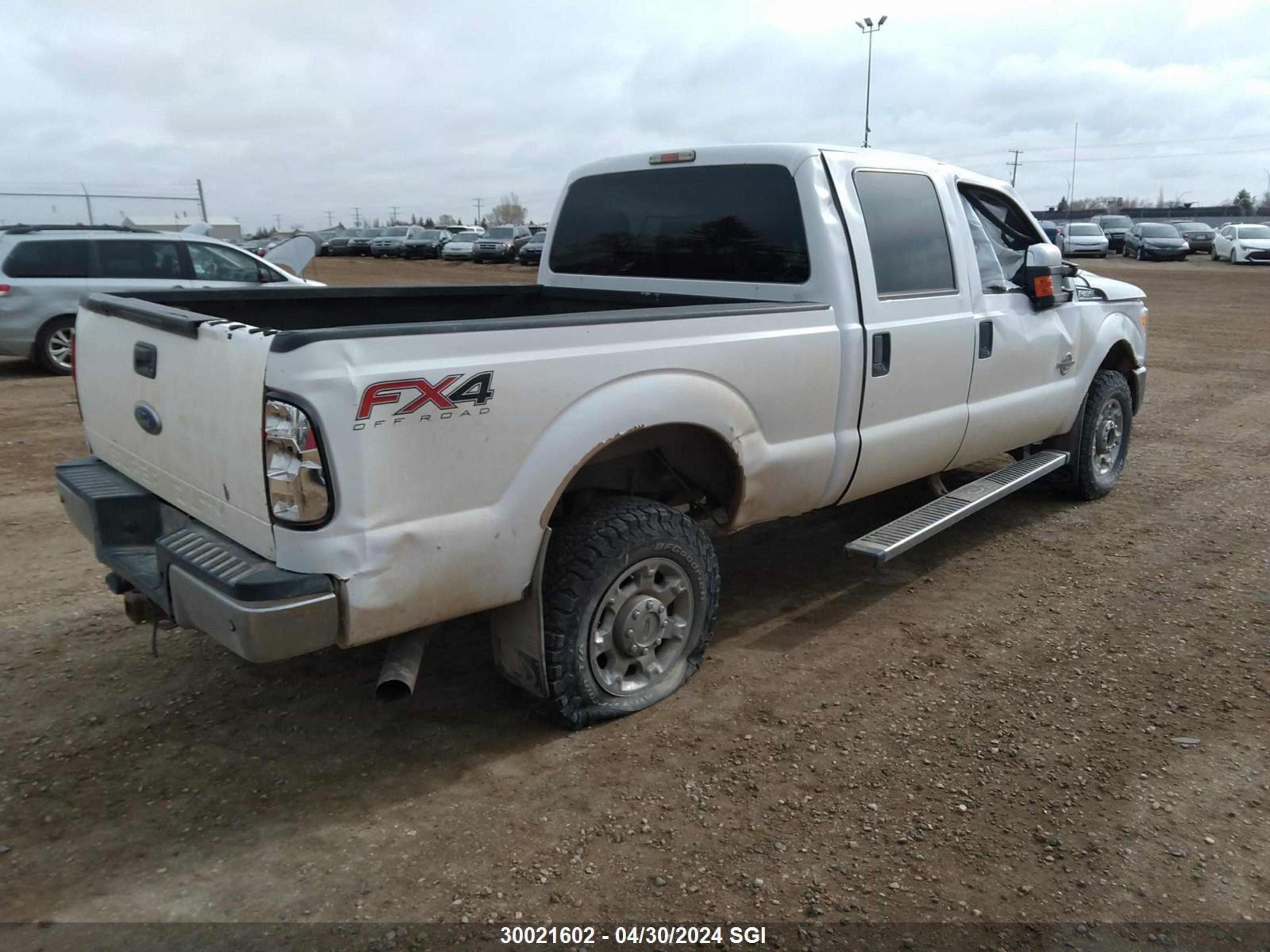 Photo 3 VIN: 1FT8W3BT3FEA84921 - FORD F350 