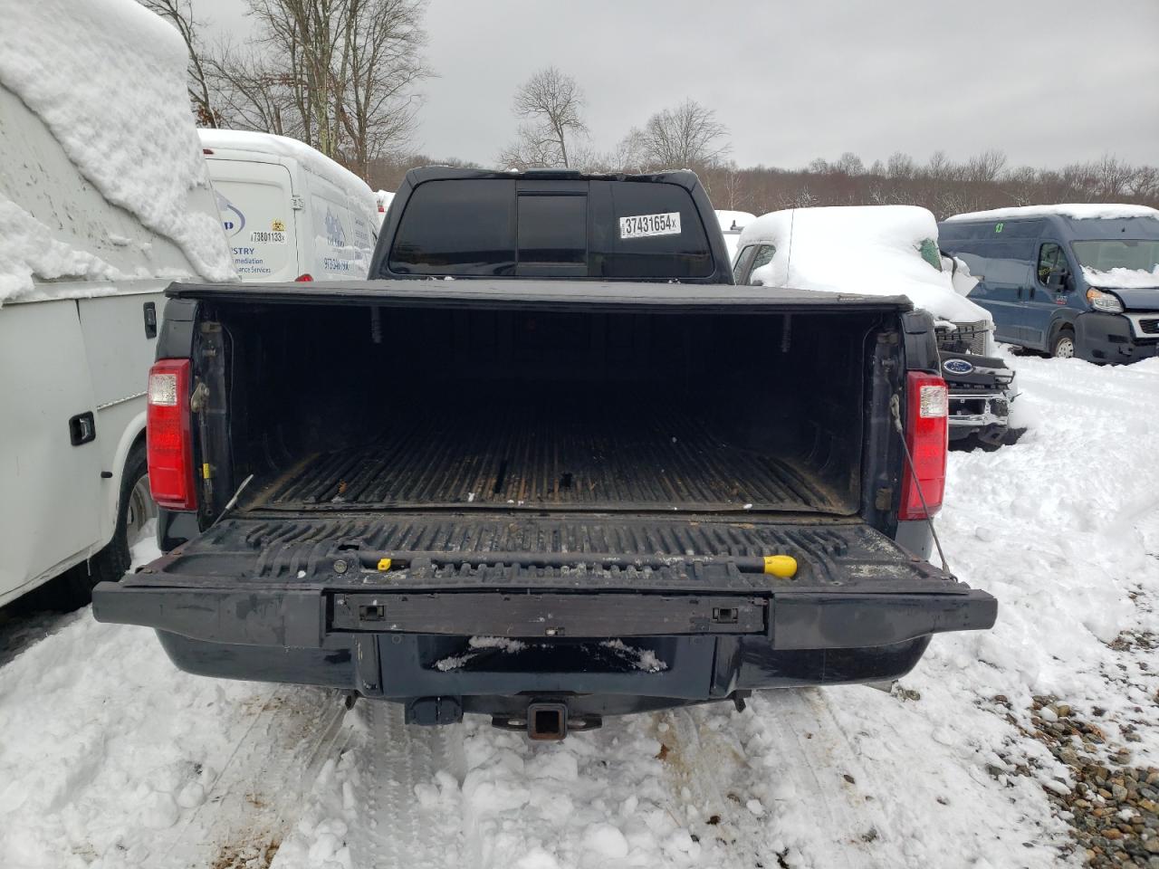 Photo 9 VIN: 1FT8W3BT3FEC20934 - FORD F350 