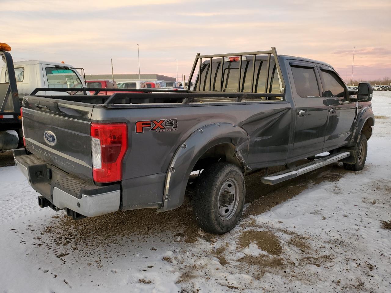 Photo 2 VIN: 1FT8W3BT3HEE10896 - FORD F350 