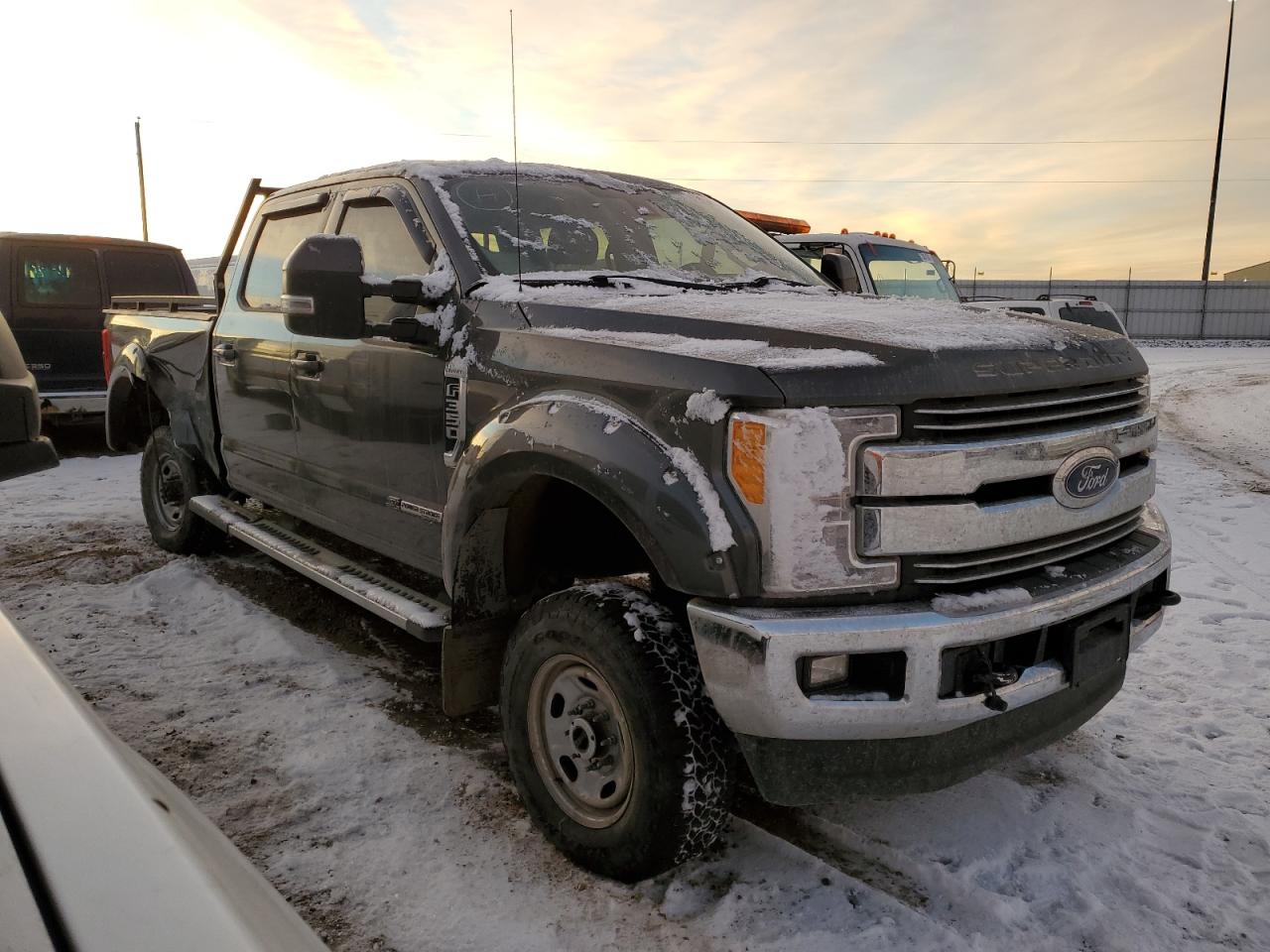 Photo 3 VIN: 1FT8W3BT3HEE10896 - FORD F350 