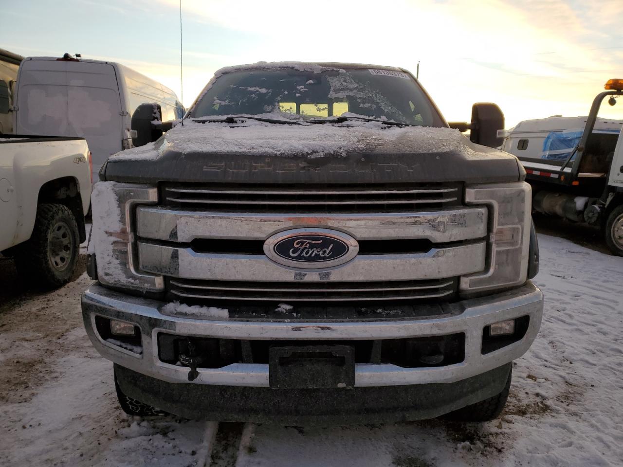 Photo 4 VIN: 1FT8W3BT3HEE10896 - FORD F350 