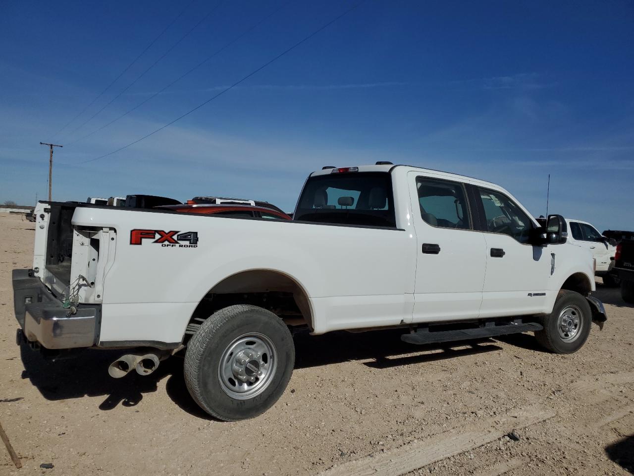 Photo 2 VIN: 1FT8W3BT3NEF88545 - FORD F350 