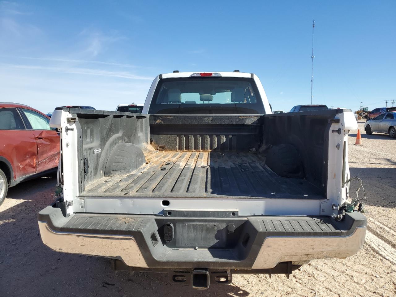 Photo 5 VIN: 1FT8W3BT3NEF88545 - FORD F350 