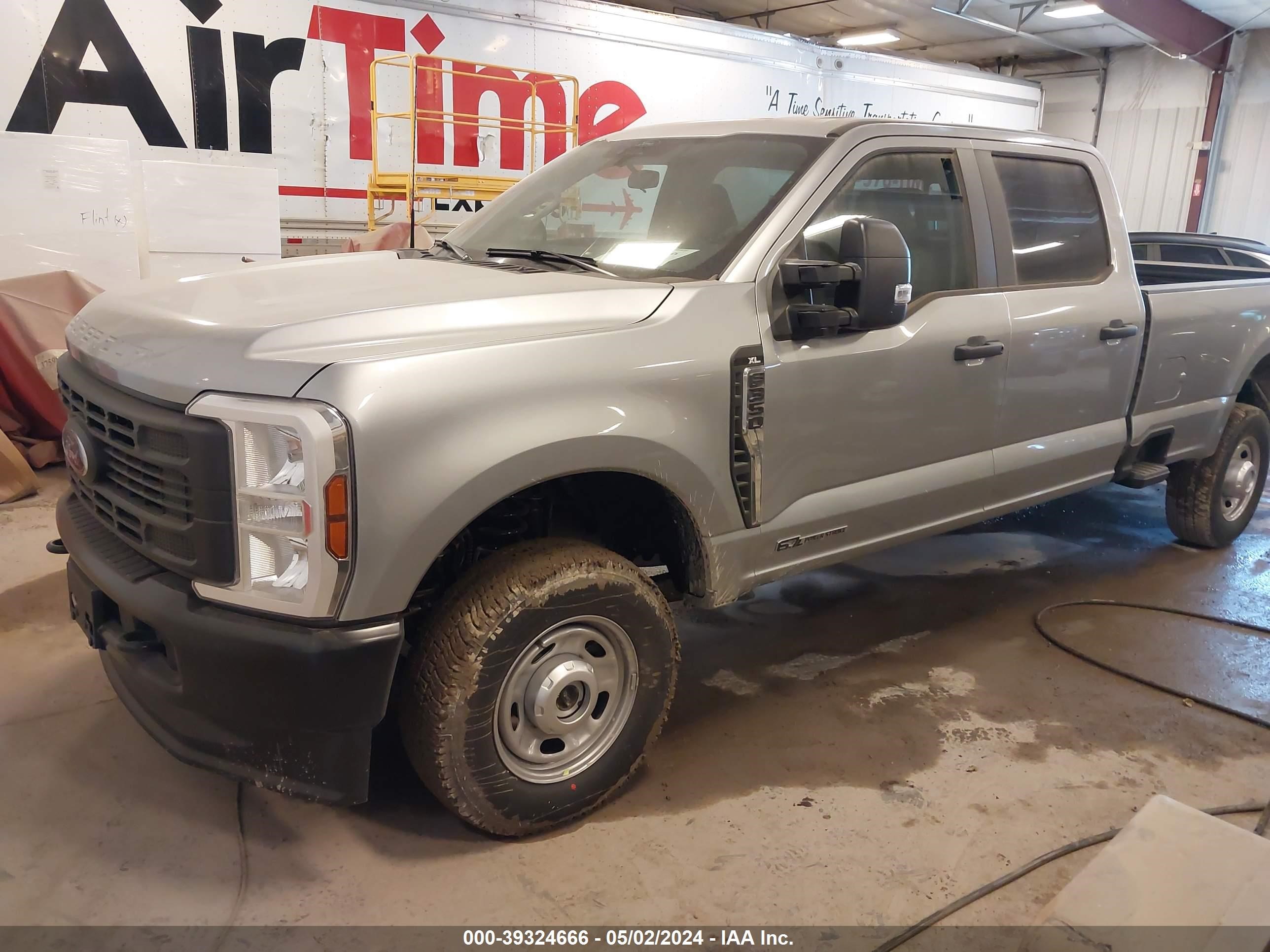 Photo 1 VIN: 1FT8W3BT3RED65606 - FORD F350 