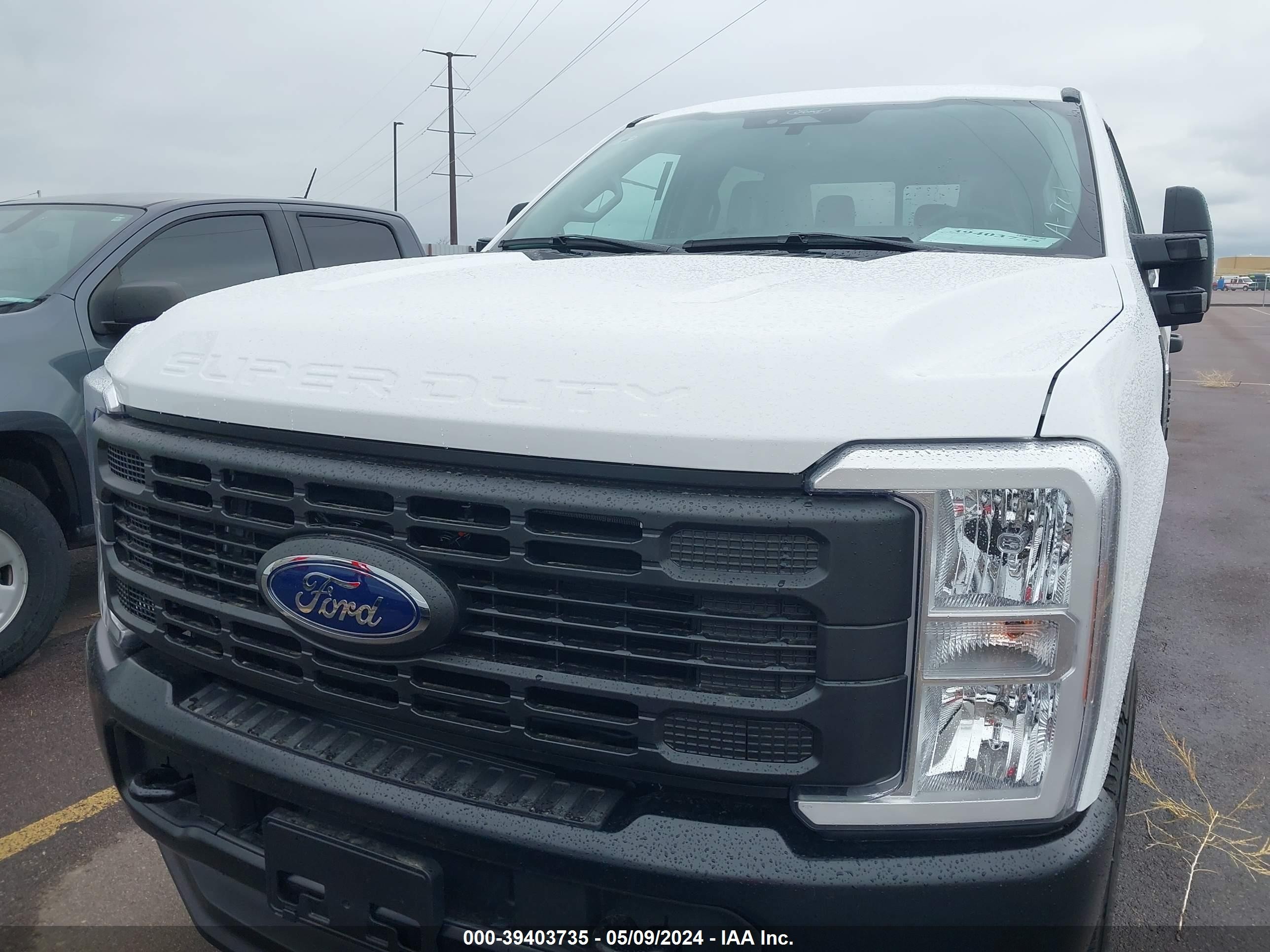 Photo 10 VIN: 1FT8W3BT3RED66612 - FORD F350 