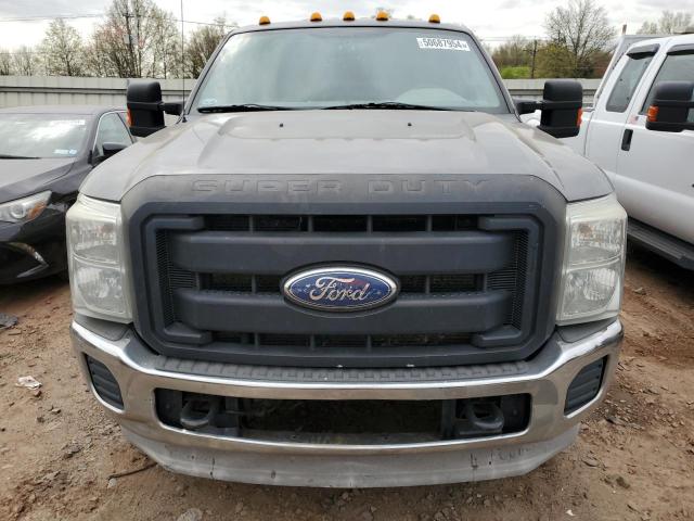 Photo 4 VIN: 1FT8W3BT4BEB70362 - FORD F350 