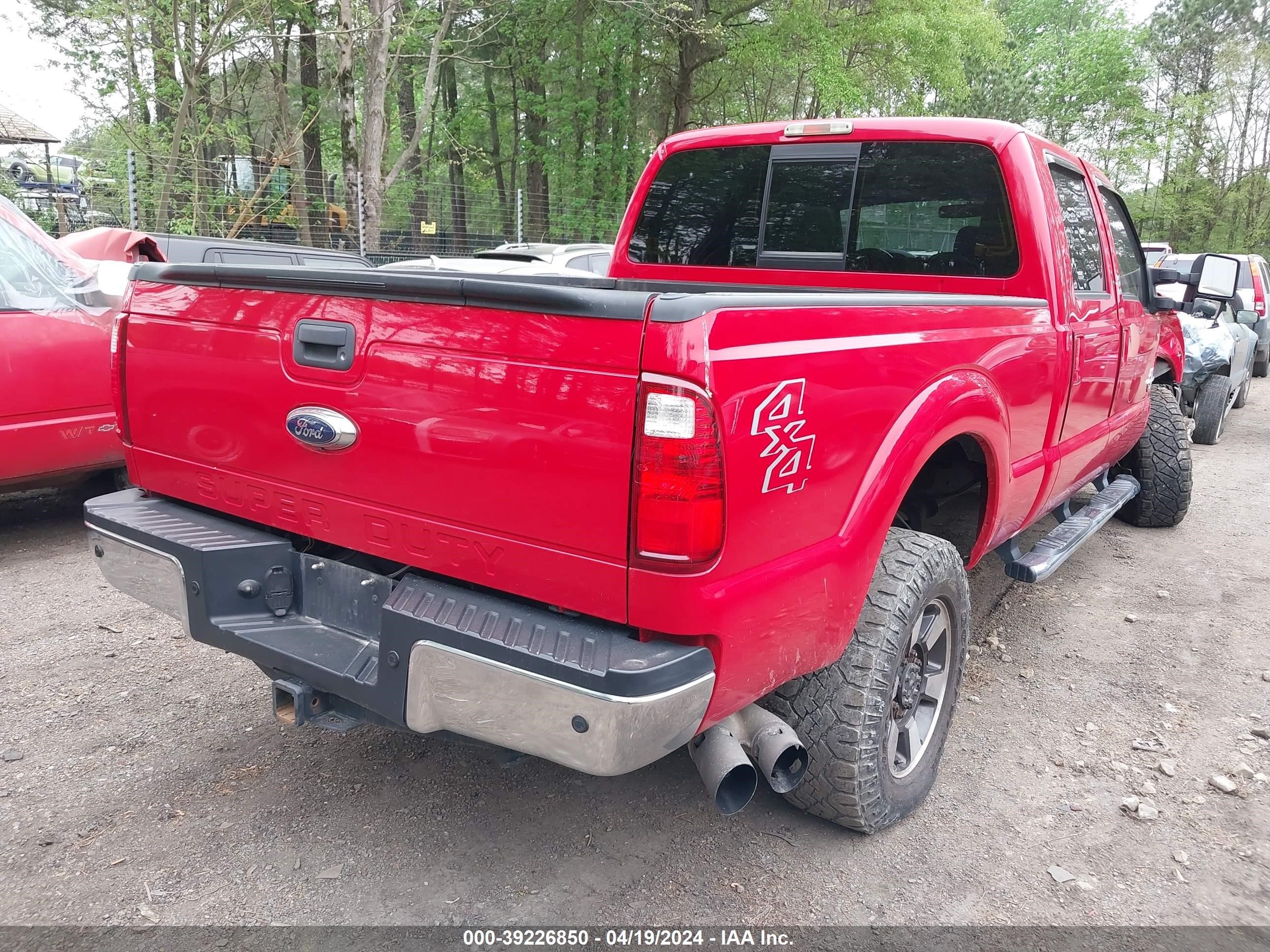 Photo 3 VIN: 1FT8W3BT4EEA20000 - FORD F350 