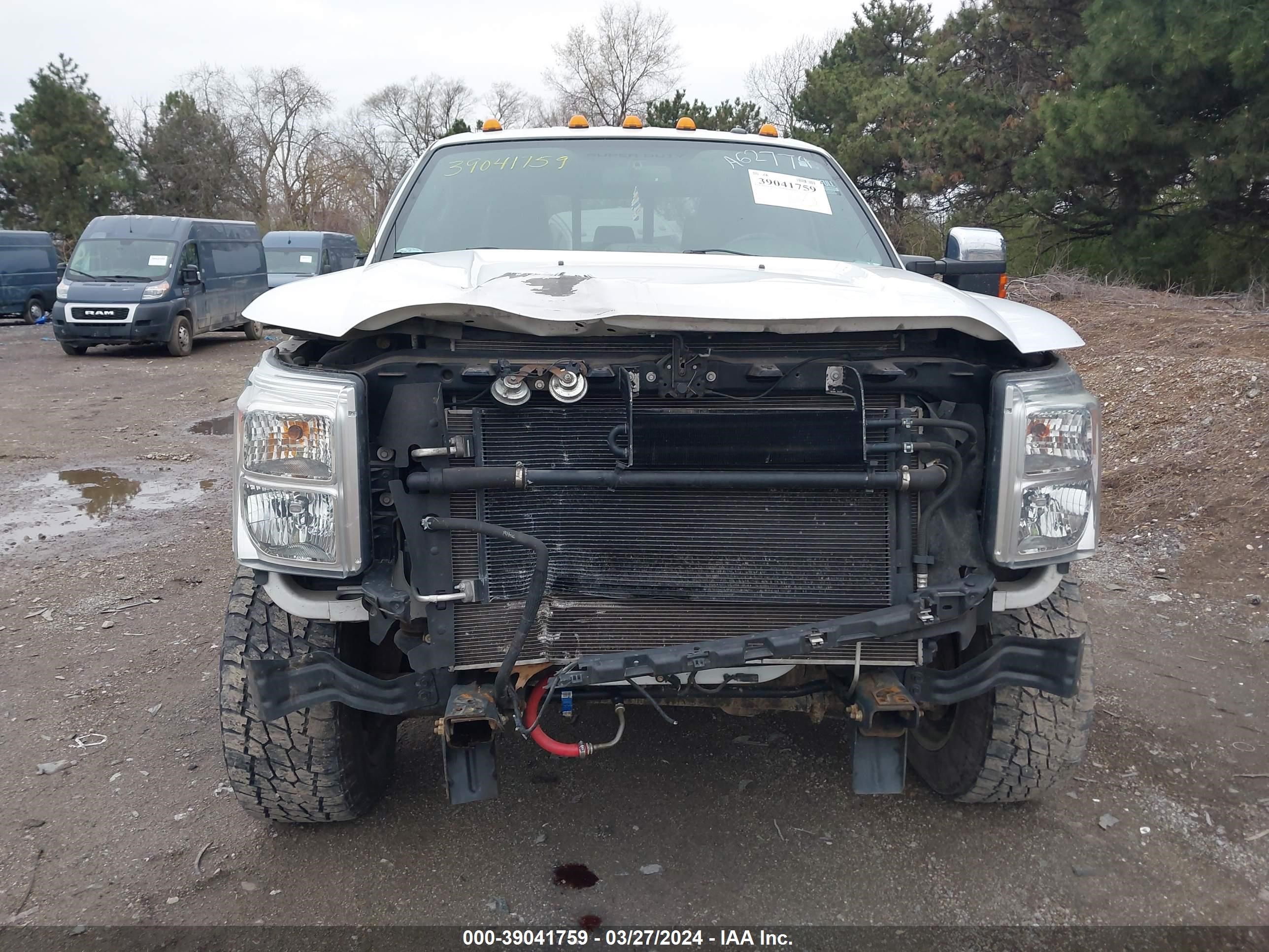 Photo 14 VIN: 1FT8W3BT4FEA62779 - FORD F350 