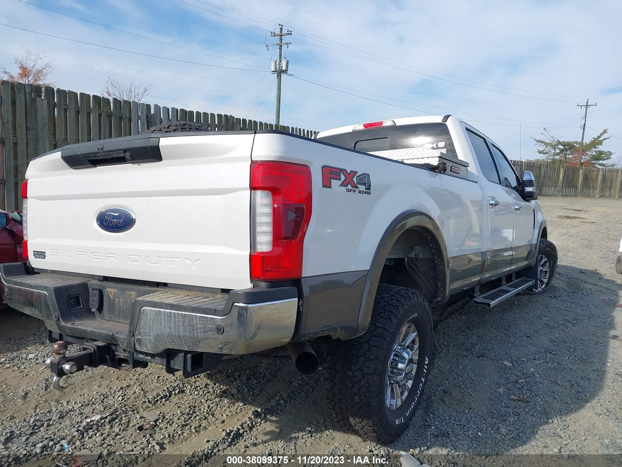 Photo 3 VIN: 1FT8W3BT4HEB73593 - FORD F350 