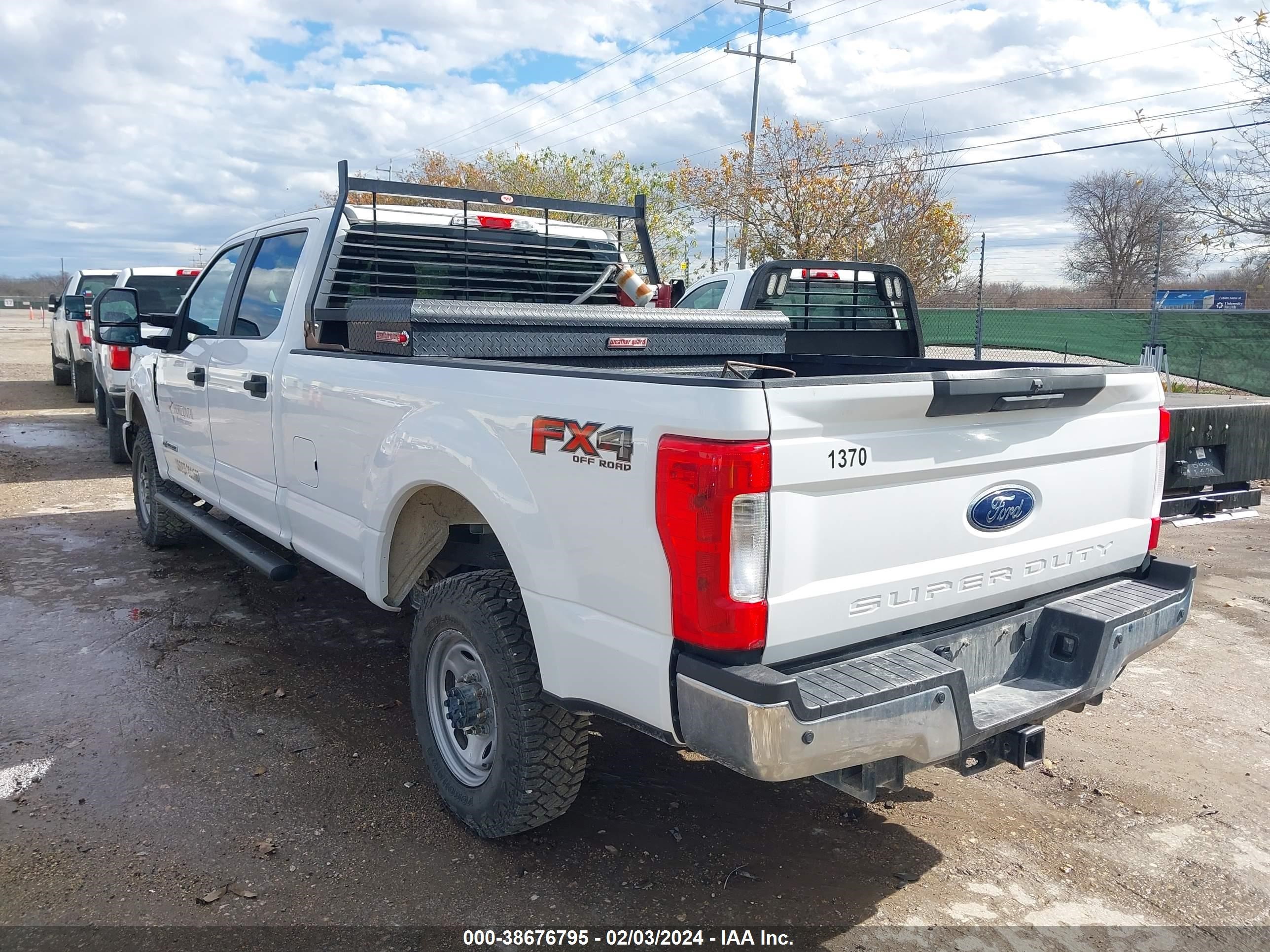 Photo 2 VIN: 1FT8W3BT4KED41370 - FORD F350 