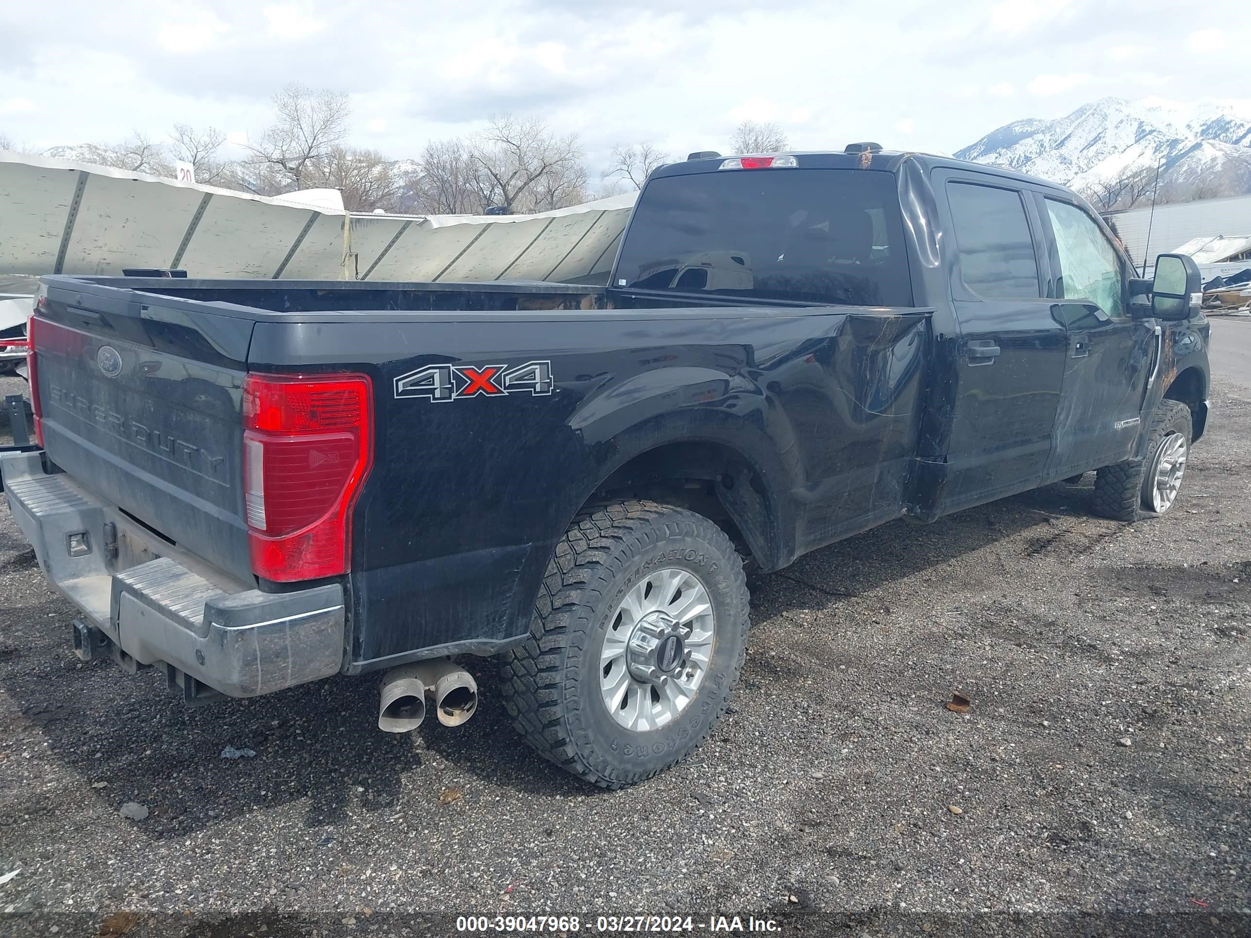 Photo 3 VIN: 1FT8W3BT4NEE28108 - FORD F350 