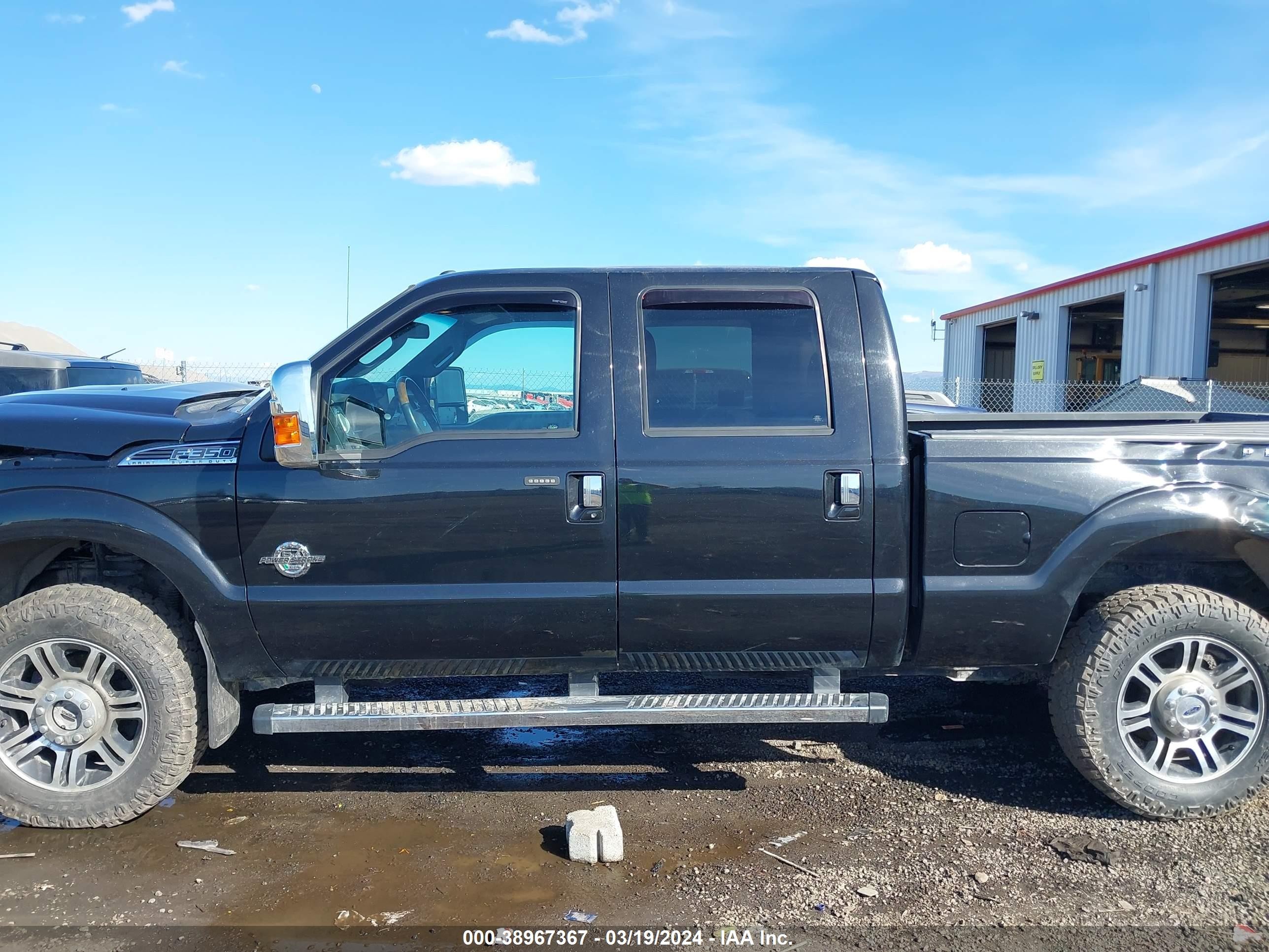 Photo 17 VIN: 1FT8W3BT5FEA25059 - FORD F350 