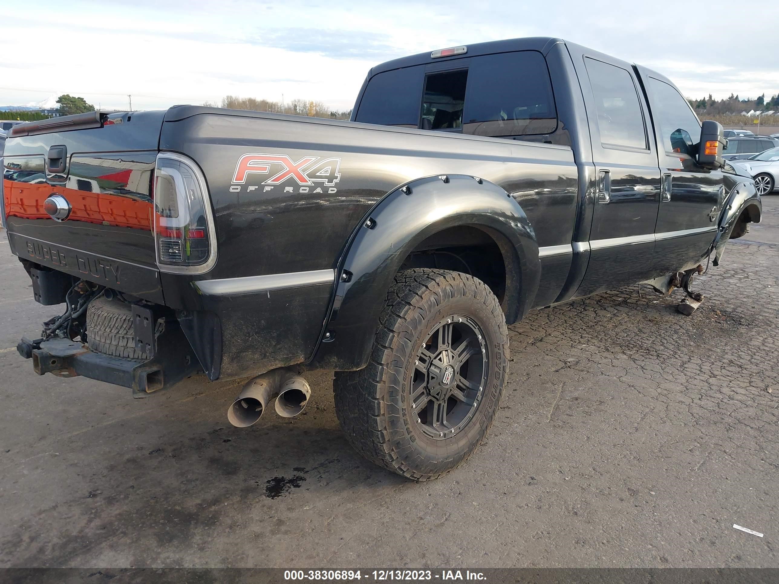 Photo 3 VIN: 1FT8W3BT5FEC06209 - FORD F350 