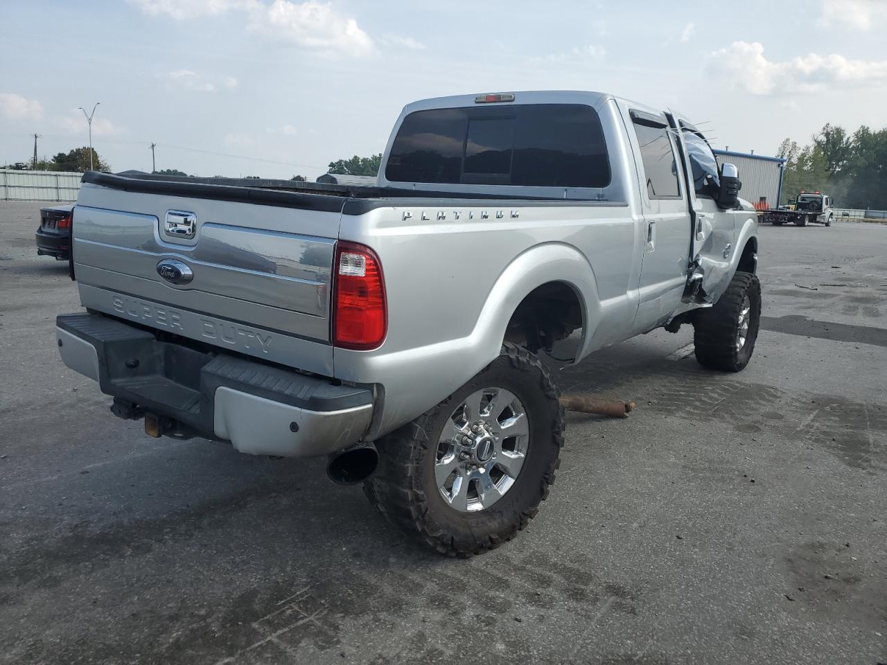 Photo 2 VIN: 1FT8W3BT5FEC60528 - FORD F350 