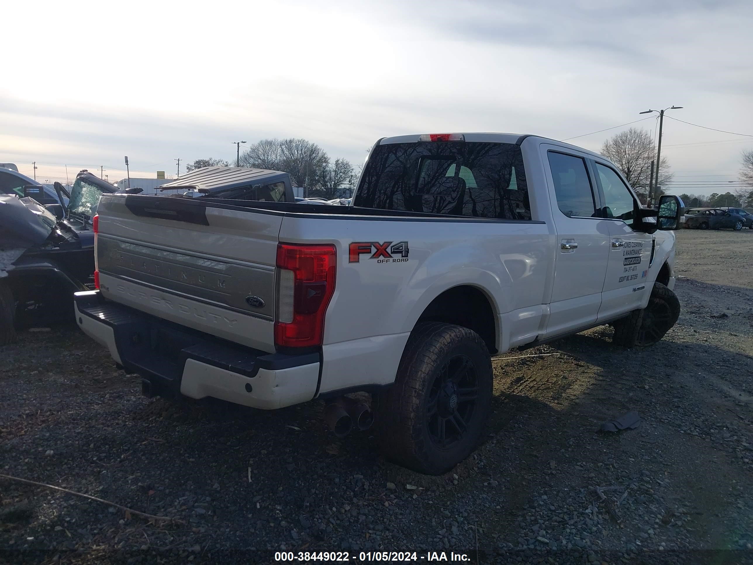 Photo 3 VIN: 1FT8W3BT5HEE38408 - FORD F350 