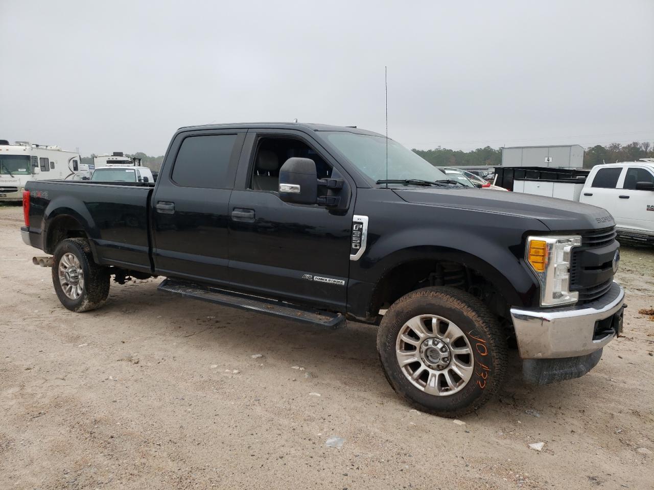 Photo 3 VIN: 1FT8W3BT5HEF45720 - FORD F350 