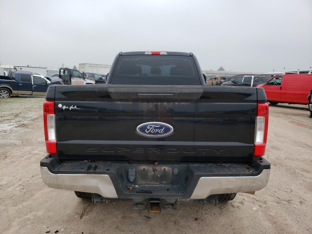 Photo 5 VIN: 1FT8W3BT5HEF45720 - FORD F350 