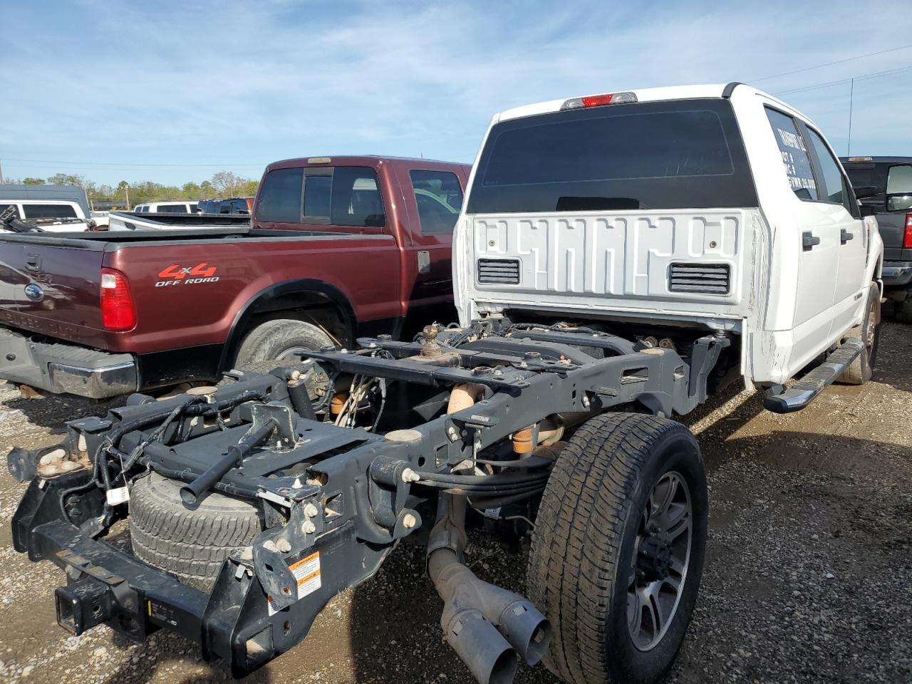 Photo 2 VIN: 1FT8W3BT5JEC33368 - FORD F350 