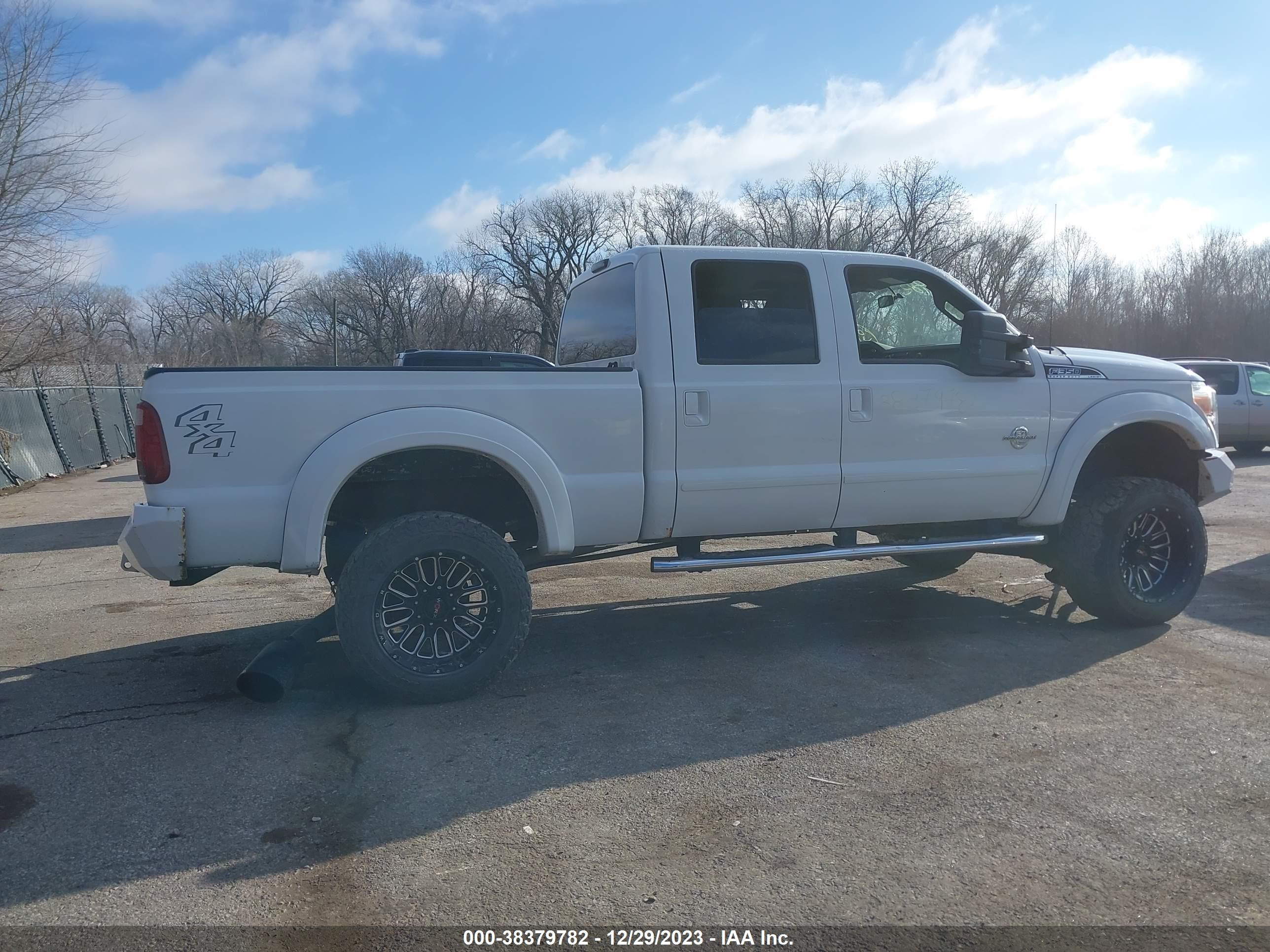 Photo 14 VIN: 1FT8W3BT6BEA12587 - FORD F350 