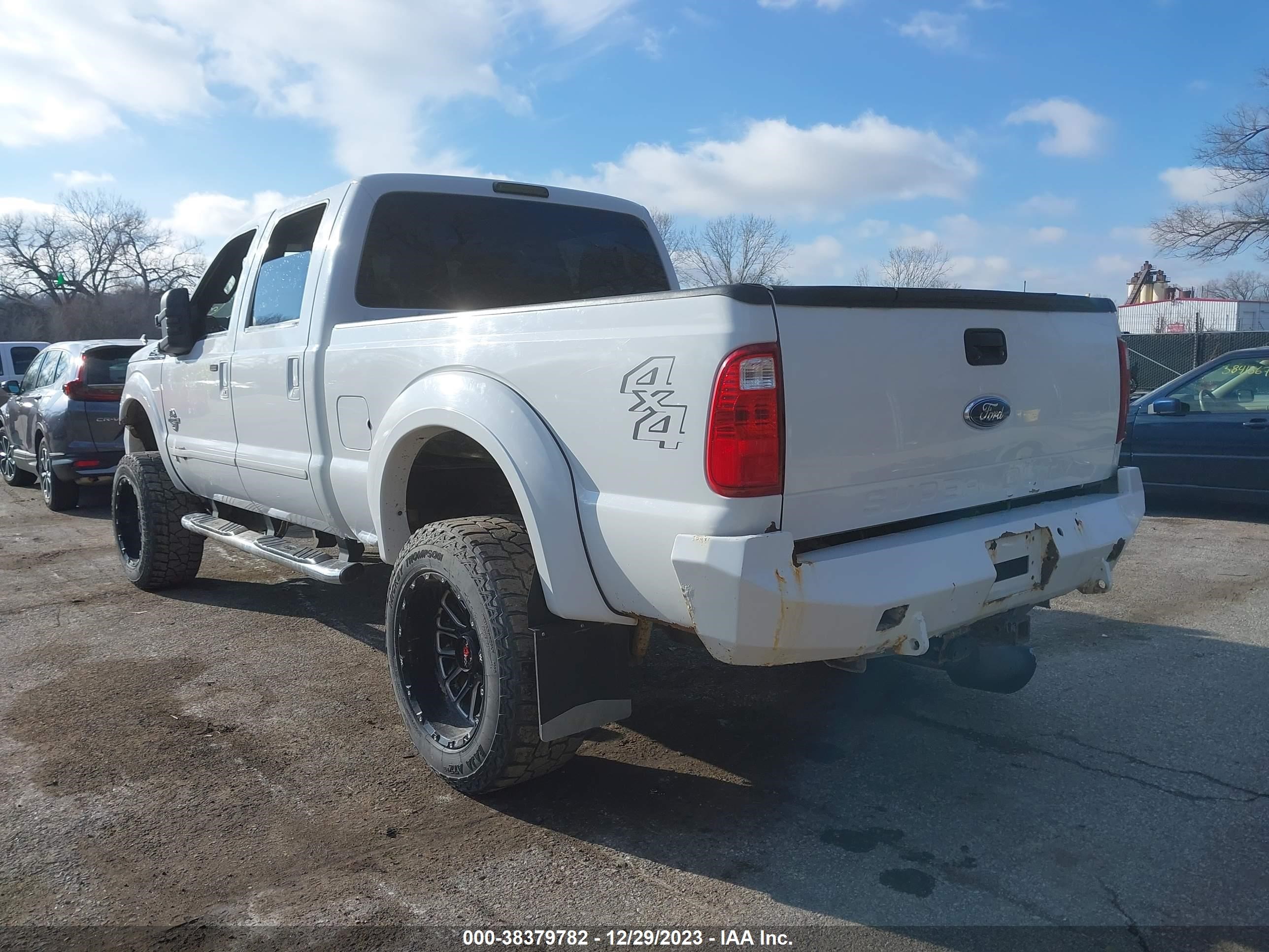 Photo 2 VIN: 1FT8W3BT6BEA12587 - FORD F350 