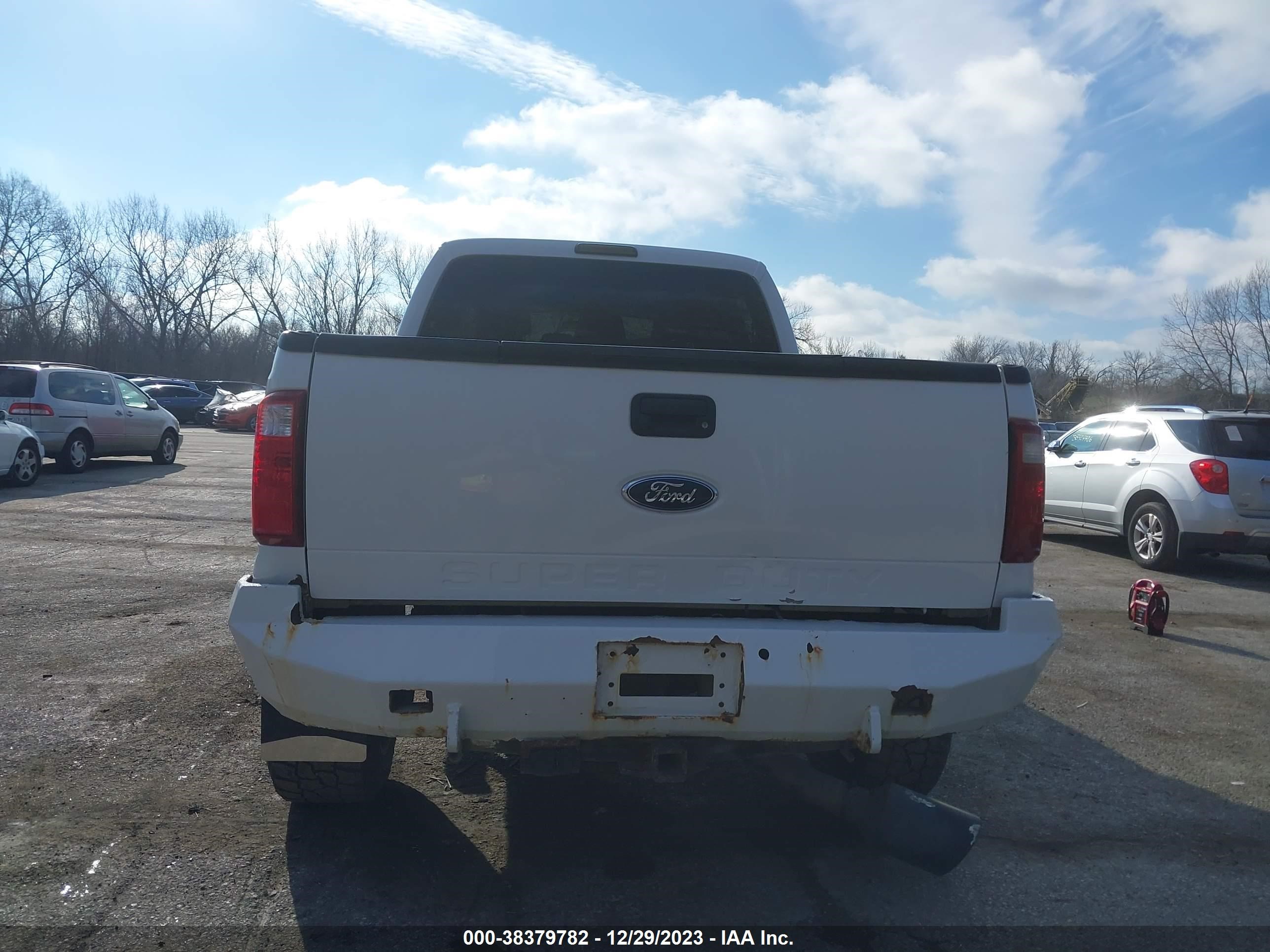 Photo 7 VIN: 1FT8W3BT6BEA12587 - FORD F350 