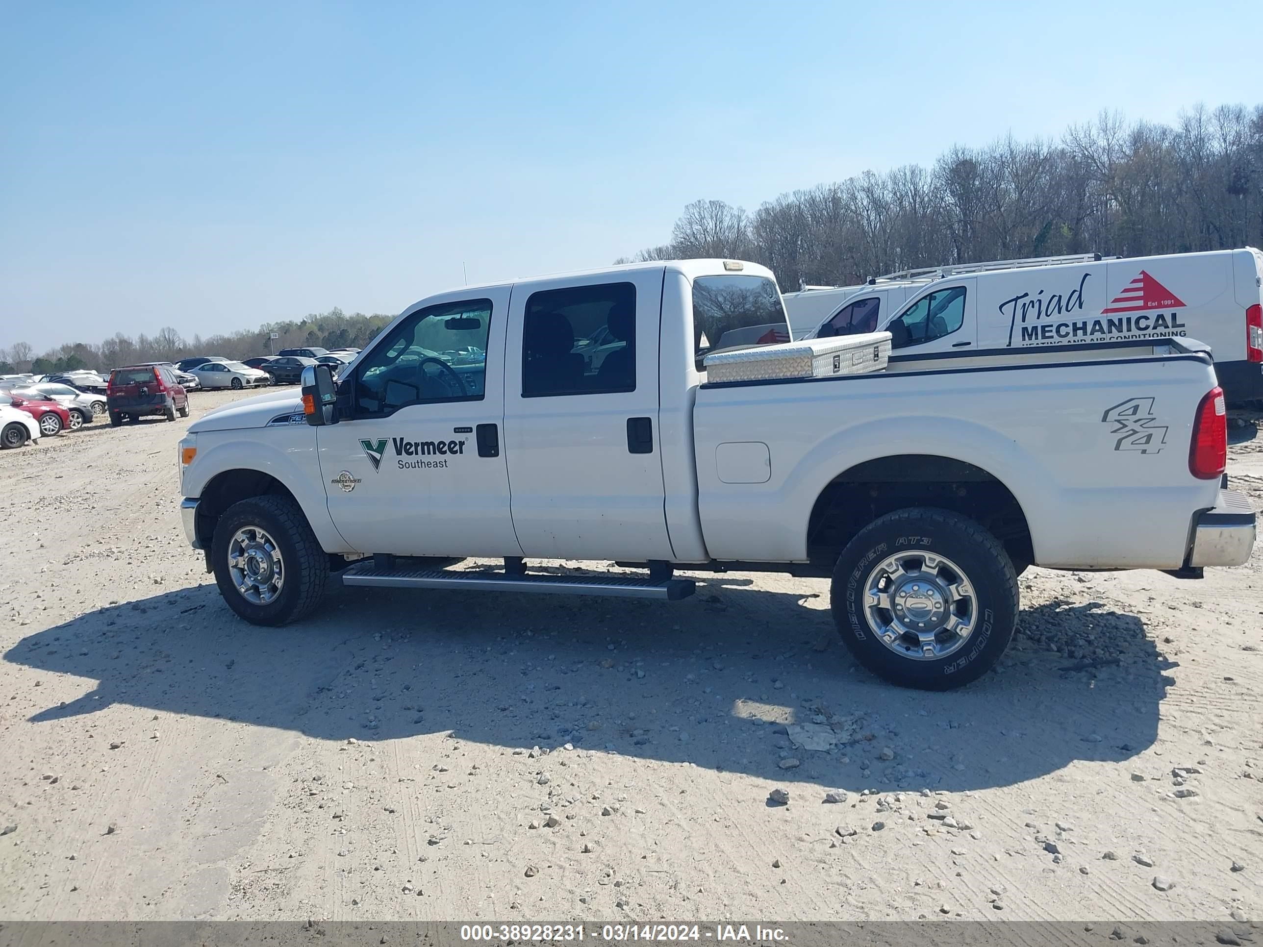 Photo 13 VIN: 1FT8W3BT6DEA57385 - FORD F350 