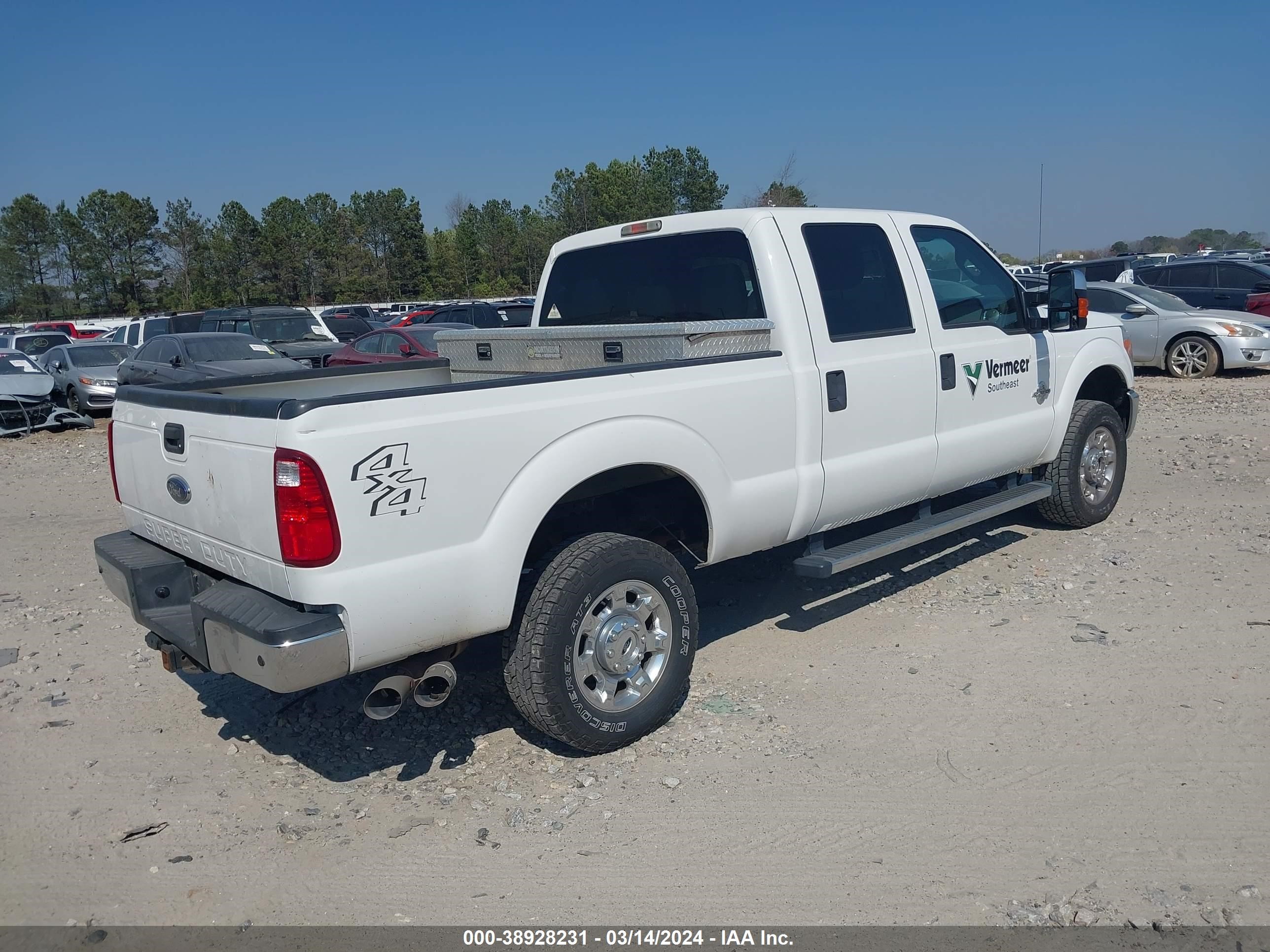 Photo 3 VIN: 1FT8W3BT6DEA57385 - FORD F350 