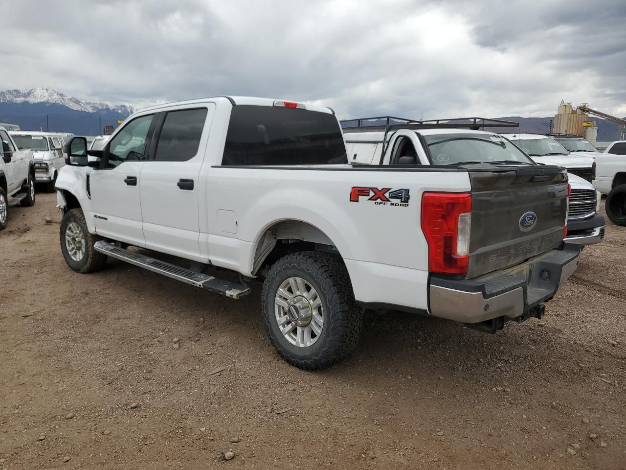 Photo 1 VIN: 1FT8W3BT6HED58017 - FORD F350 