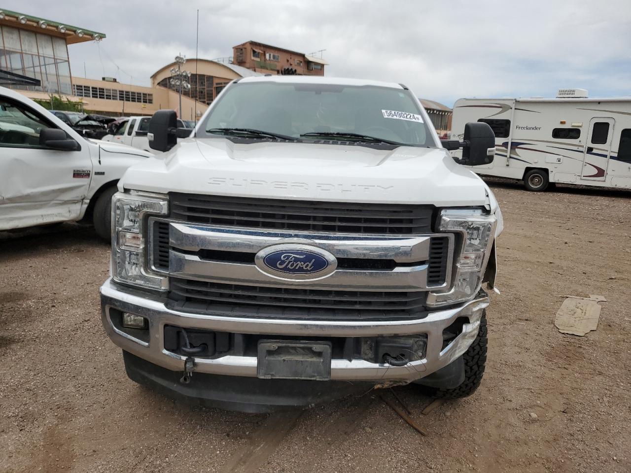 Photo 4 VIN: 1FT8W3BT6HED58017 - FORD F350 