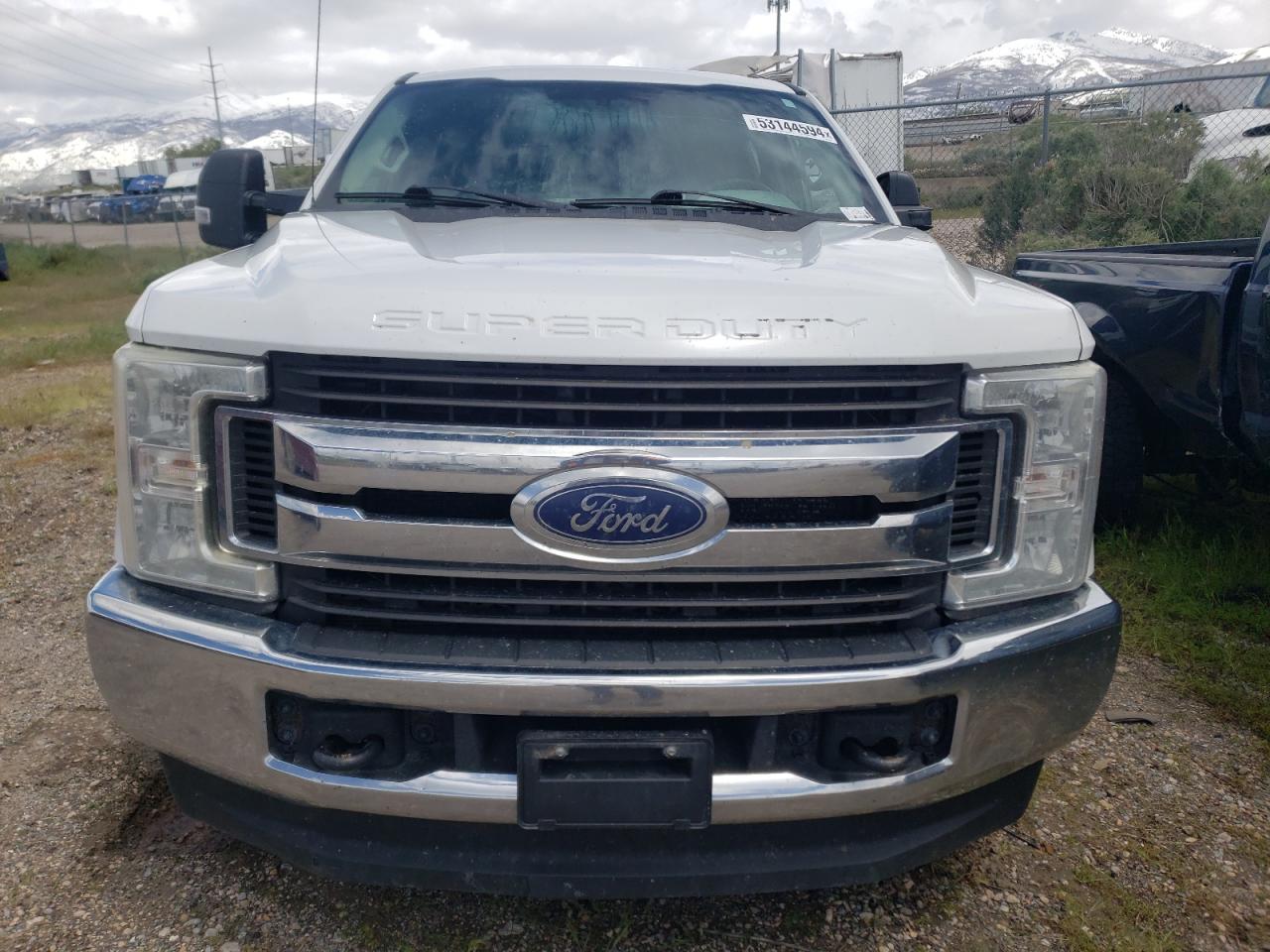 Photo 4 VIN: 1FT8W3BT6HEE71398 - FORD F350 