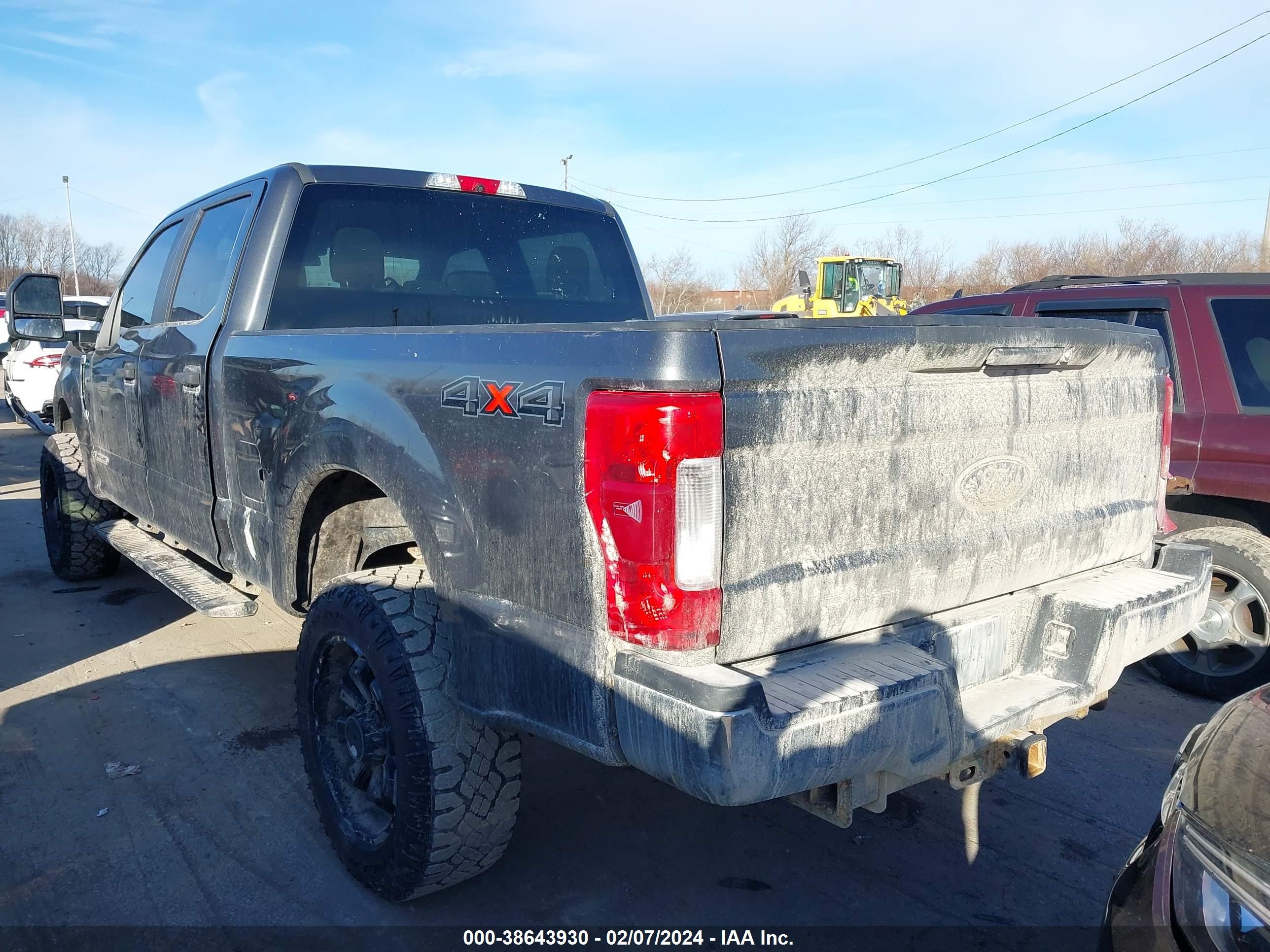 Photo 2 VIN: 1FT8W3BT6JEB07116 - FORD F350 