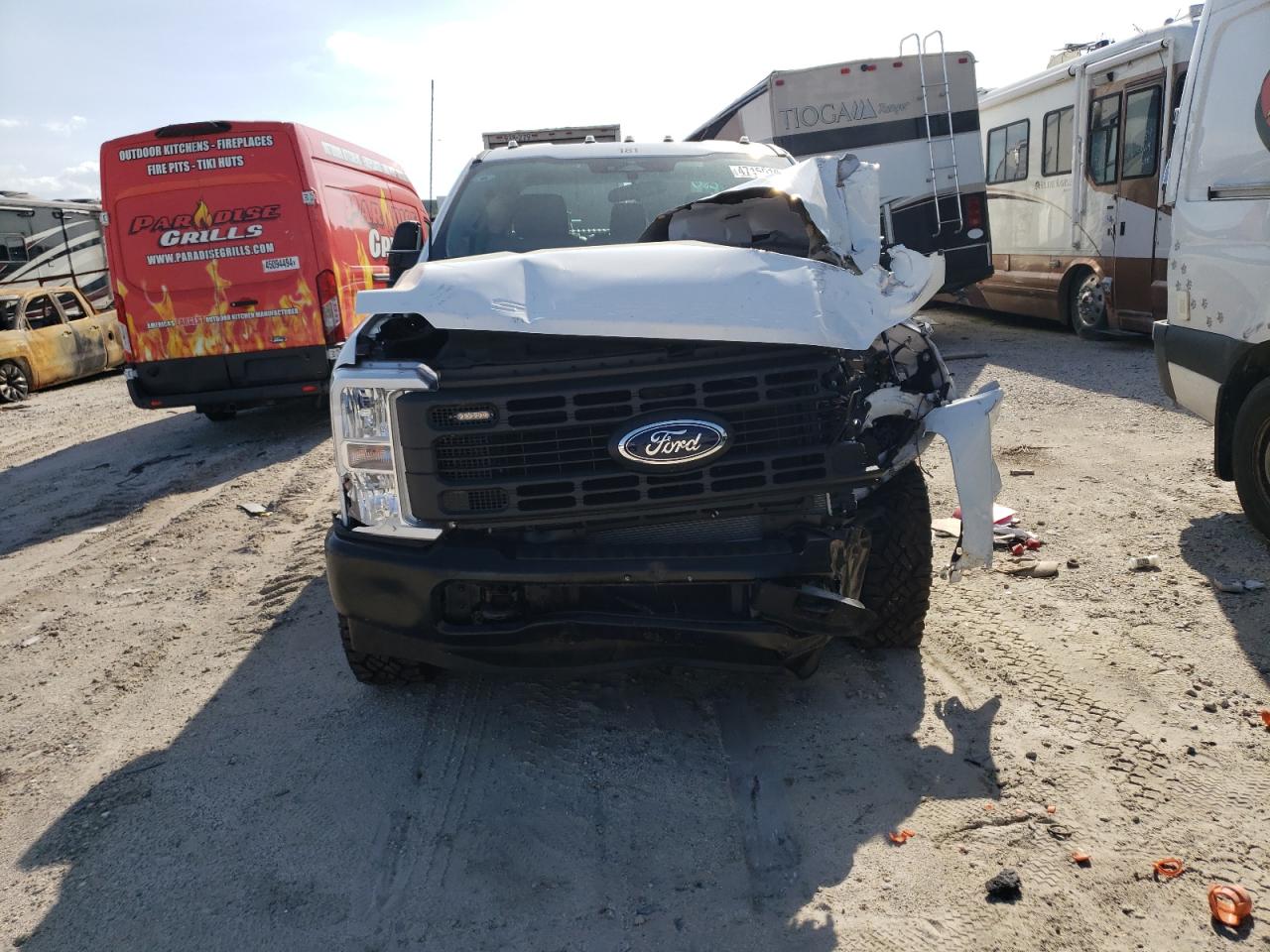 Photo 4 VIN: 1FT8W3BT6PEC09752 - FORD F350 