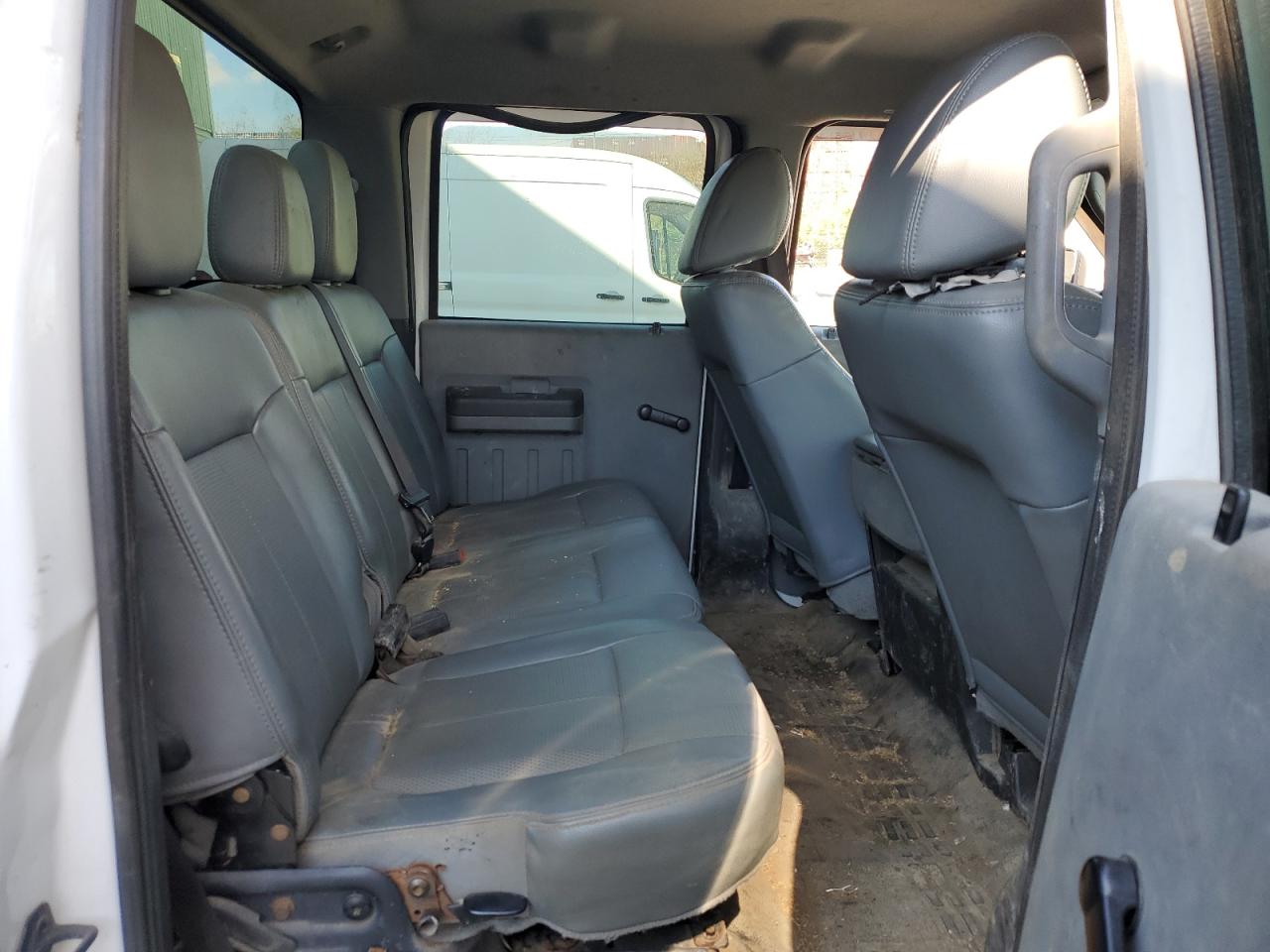 Photo 9 VIN: 1FT8W3BT7BEA86763 - FORD F350 