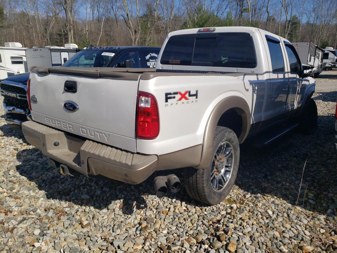 Photo 2 VIN: 1FT8W3BT7BEB85289 - FORD F350 