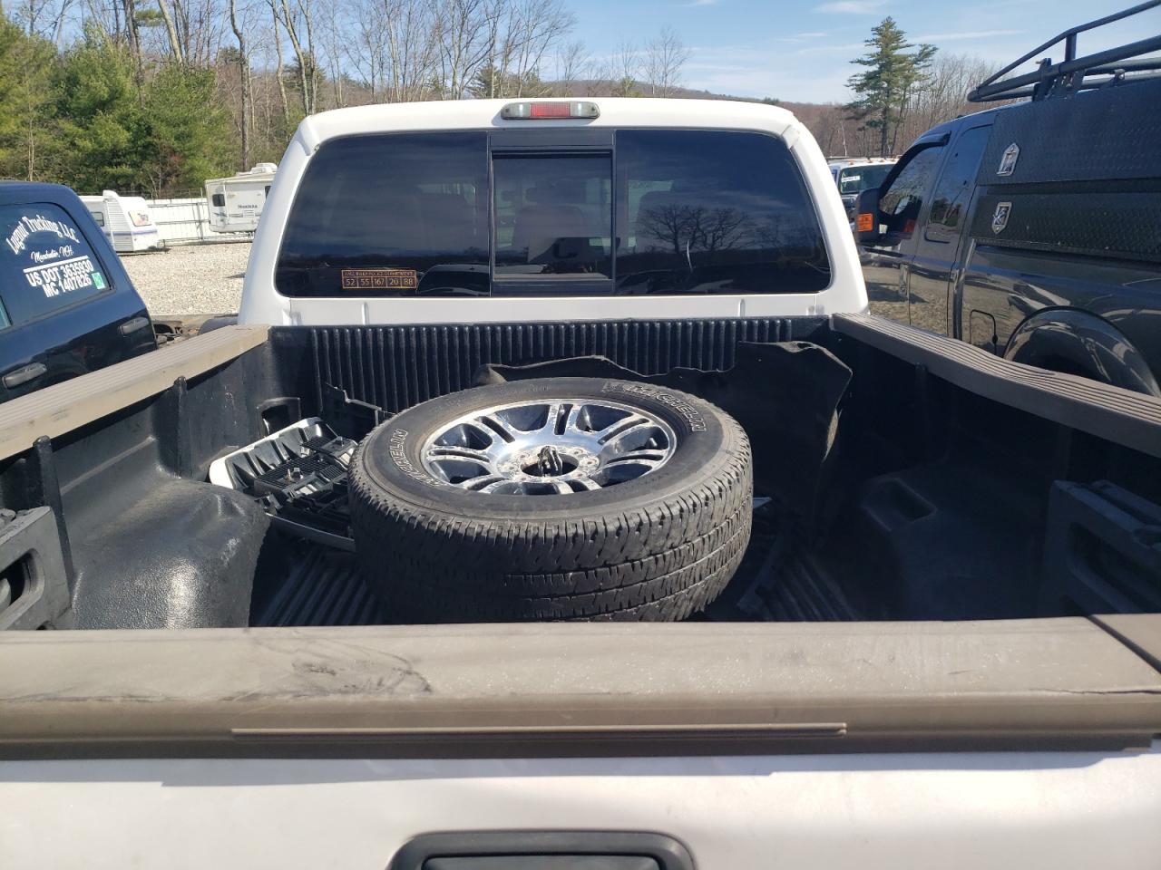 Photo 9 VIN: 1FT8W3BT7BEB85289 - FORD F350 