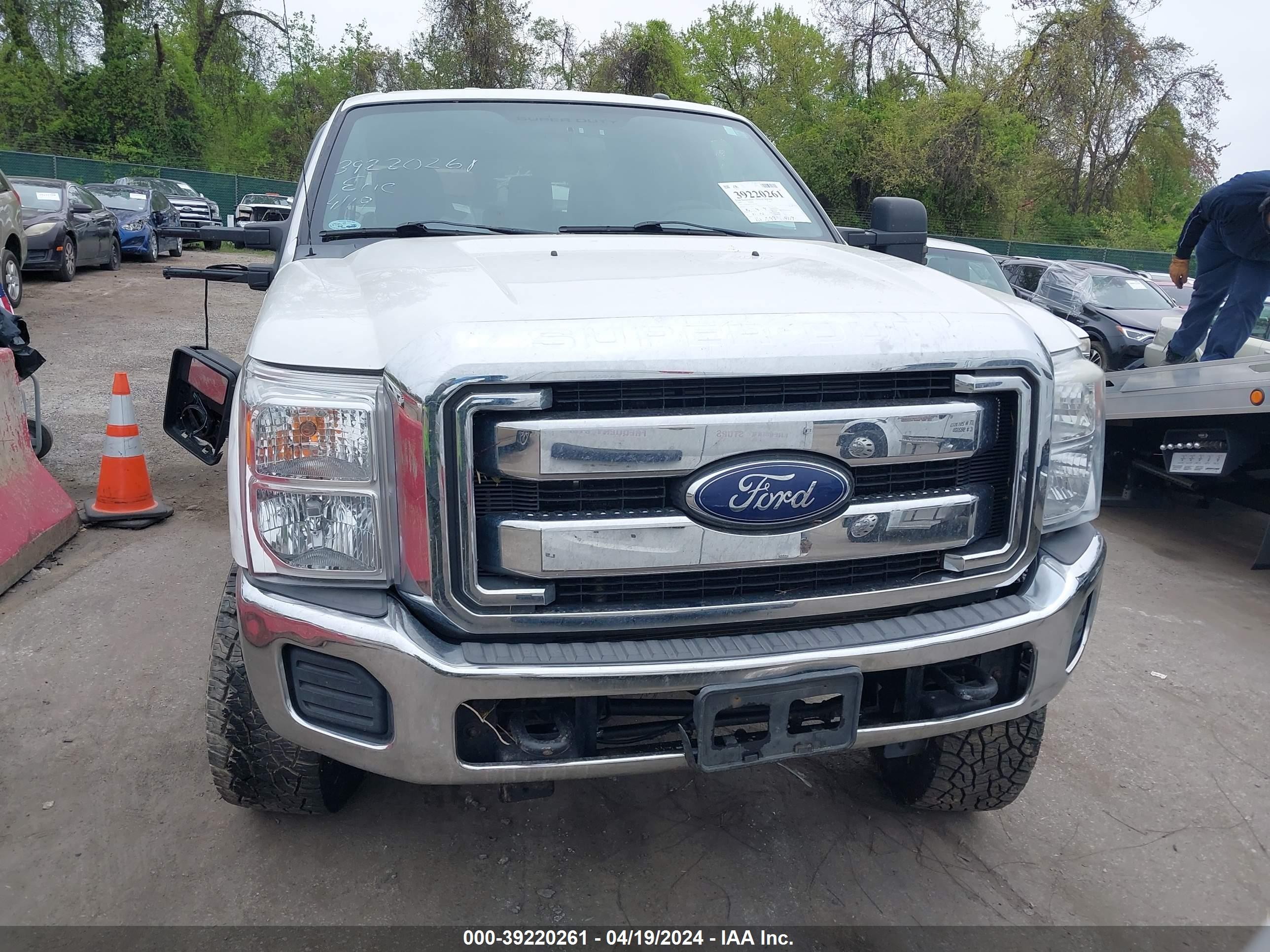 Photo 11 VIN: 1FT8W3BT7FEA43109 - FORD F350 