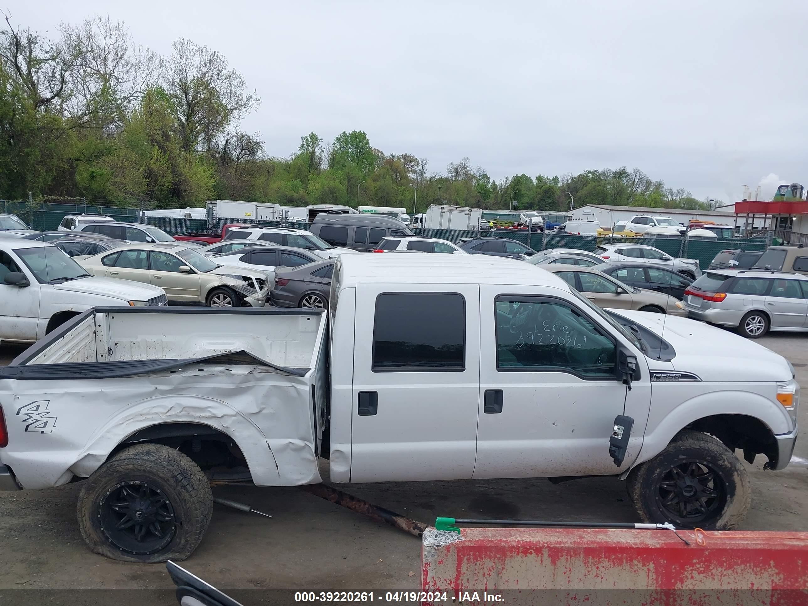 Photo 12 VIN: 1FT8W3BT7FEA43109 - FORD F350 